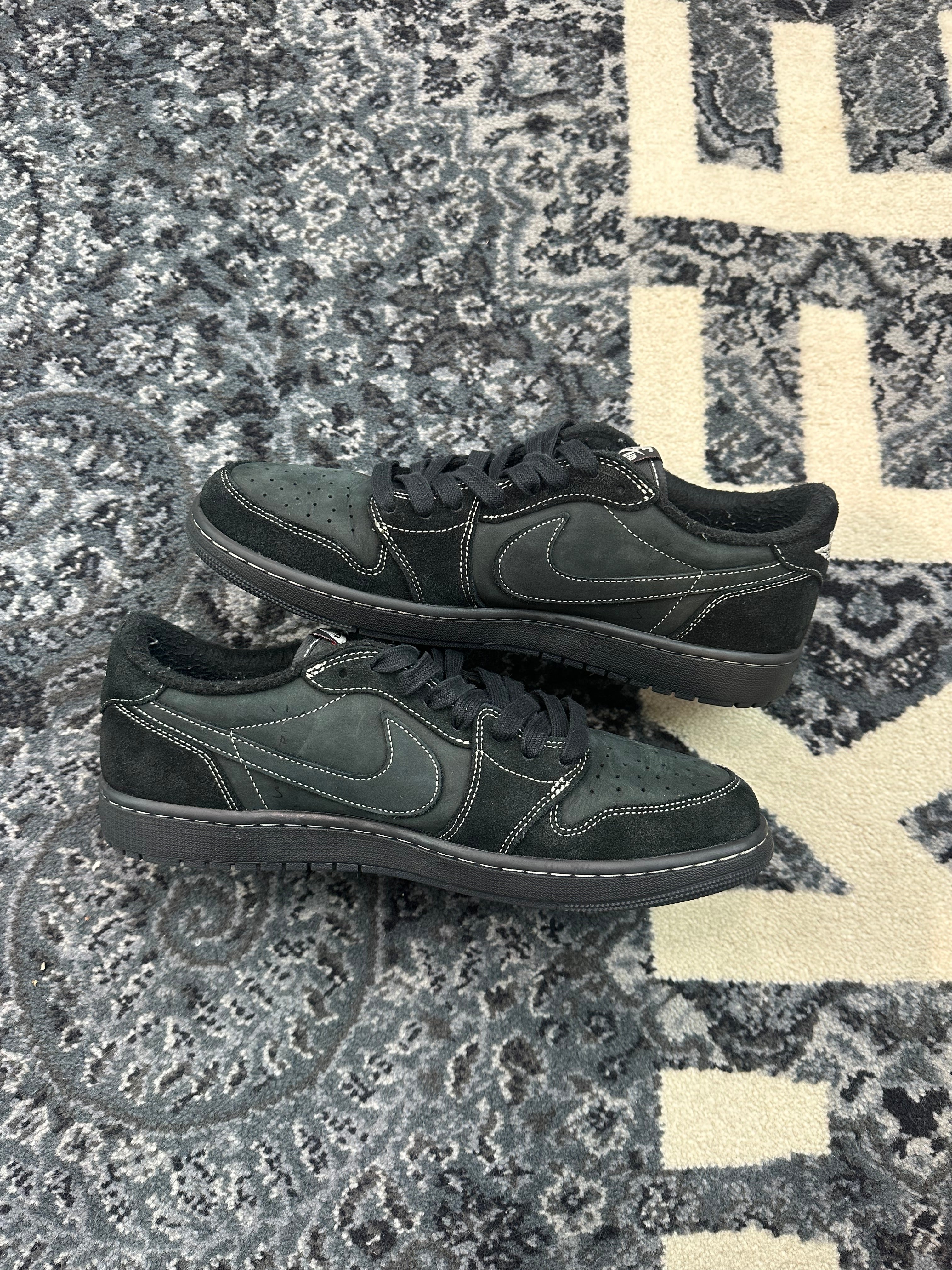 Jordan 1 Low Travis Scott “Phantom”