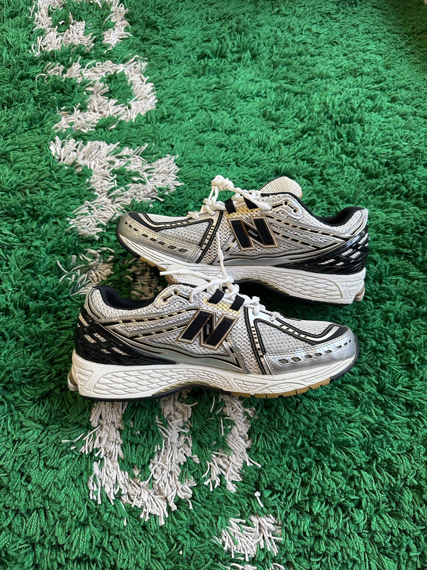 New Balance 1906R “Black White Gold”