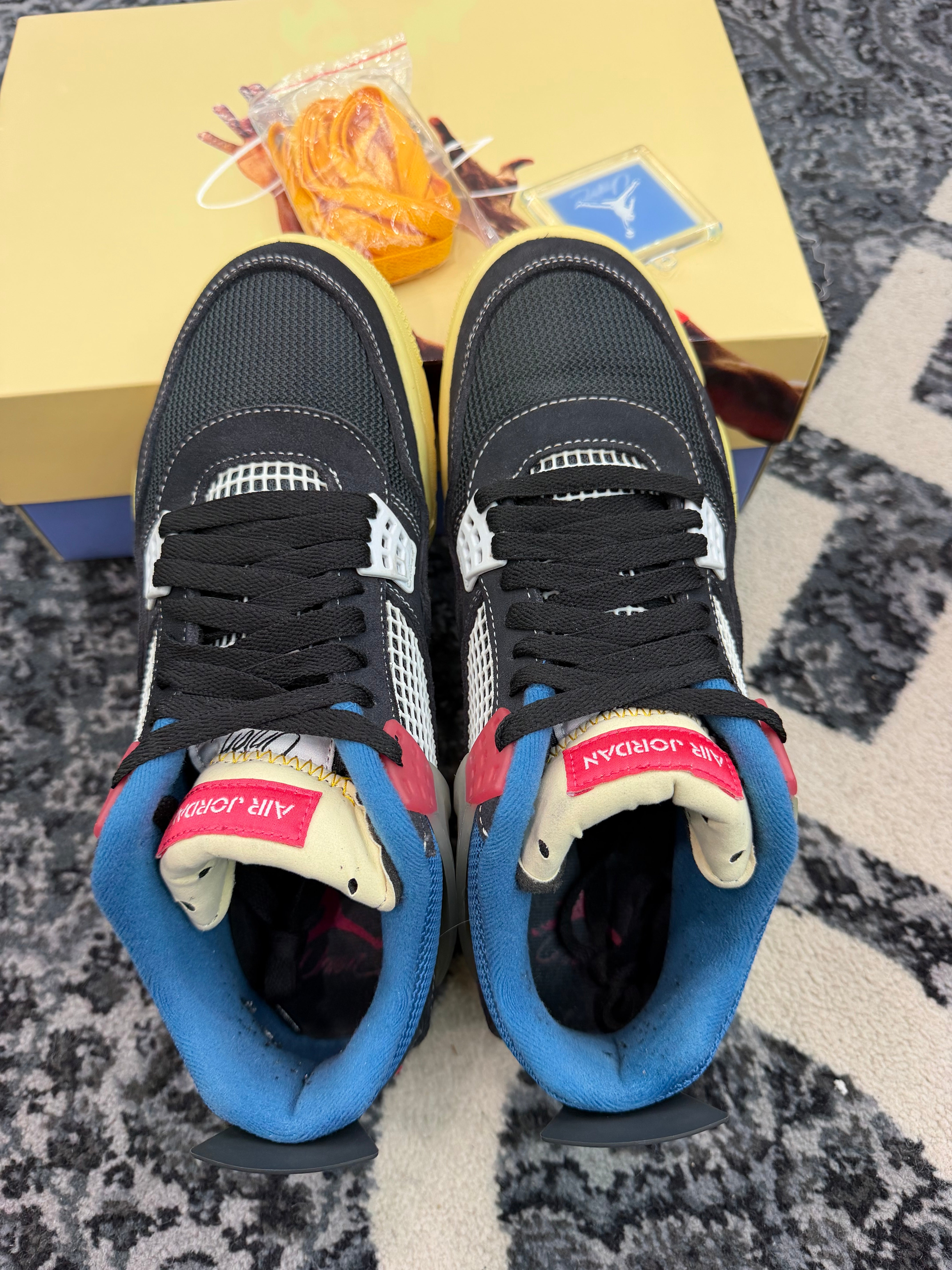 Jordan 4 x Union “Off Noir”