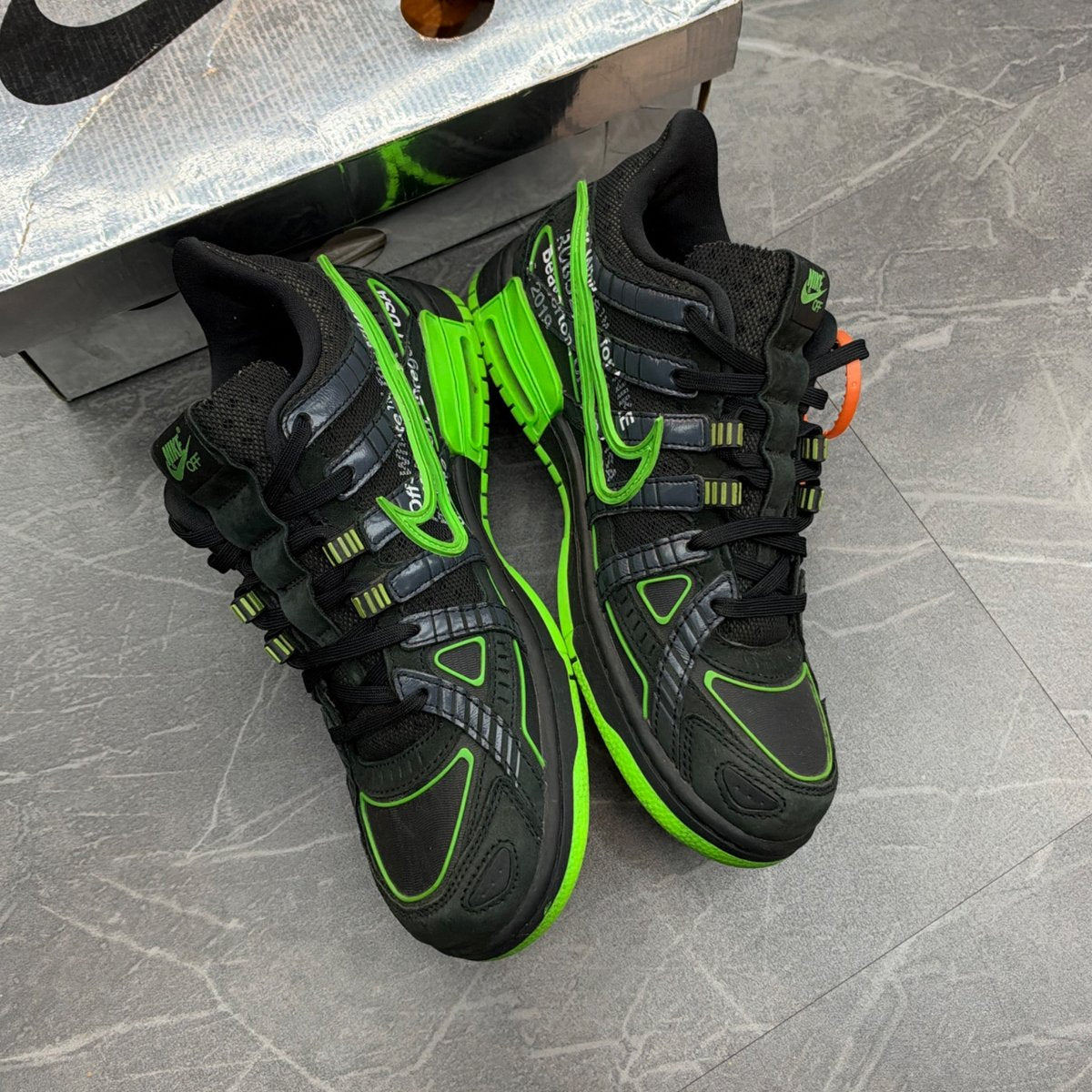 Nike Air Rubber Dunk Off-White Green Strike (Size 9.5) (Lightly Worn)