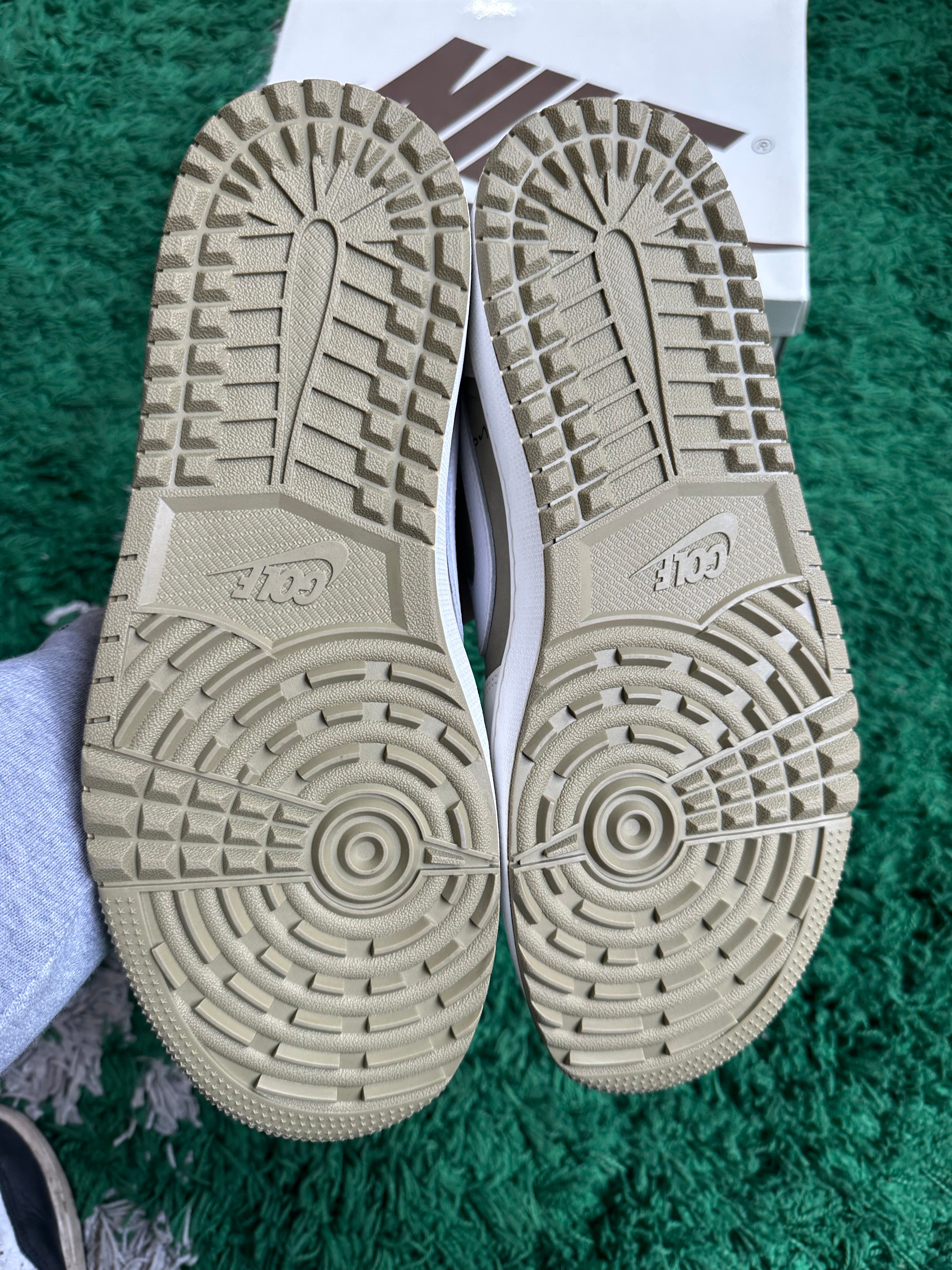 Jordan 1 Low Golf Travis Scott “Neutral Olive”