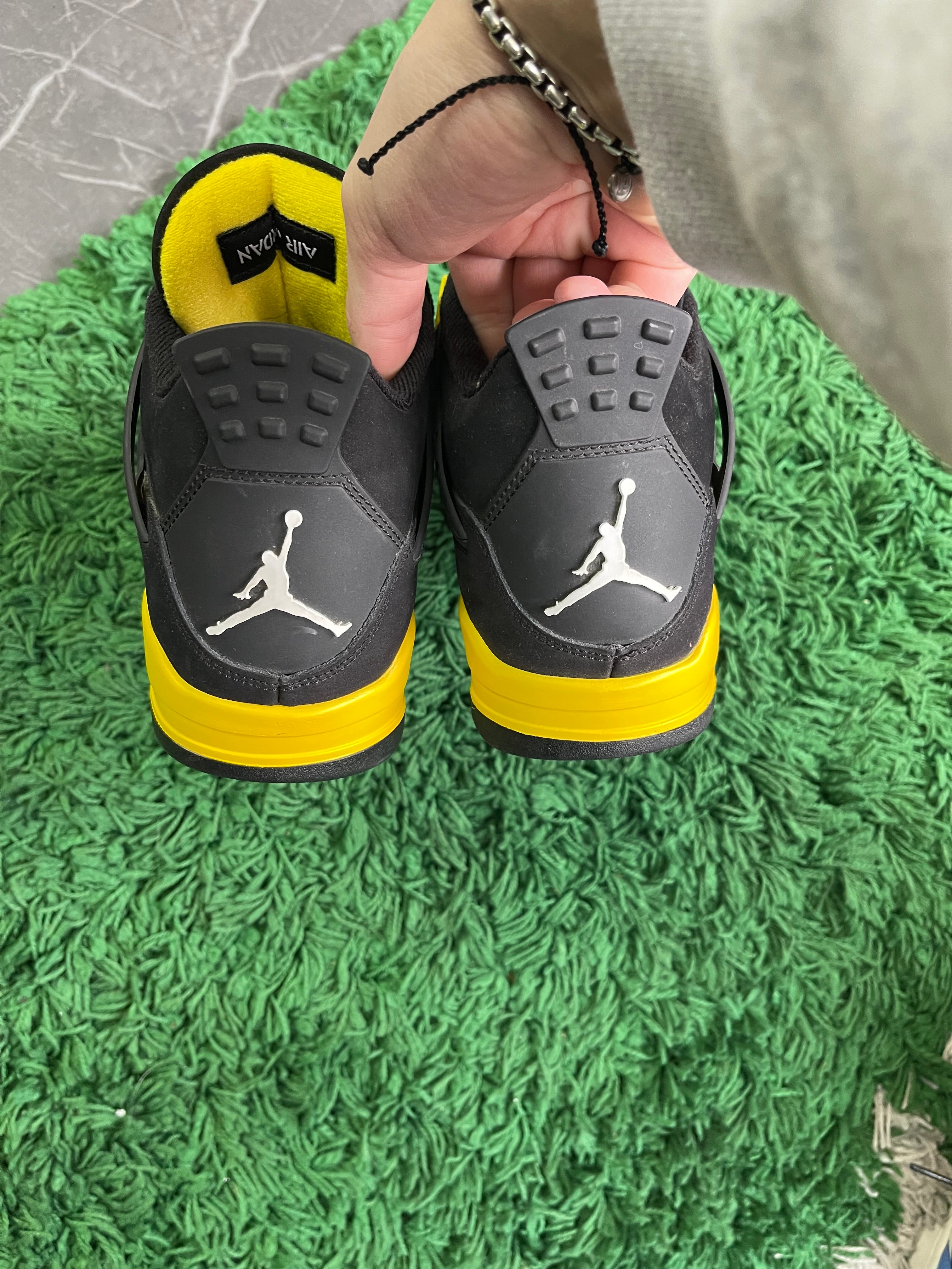 Jordan 4 “Thunder”