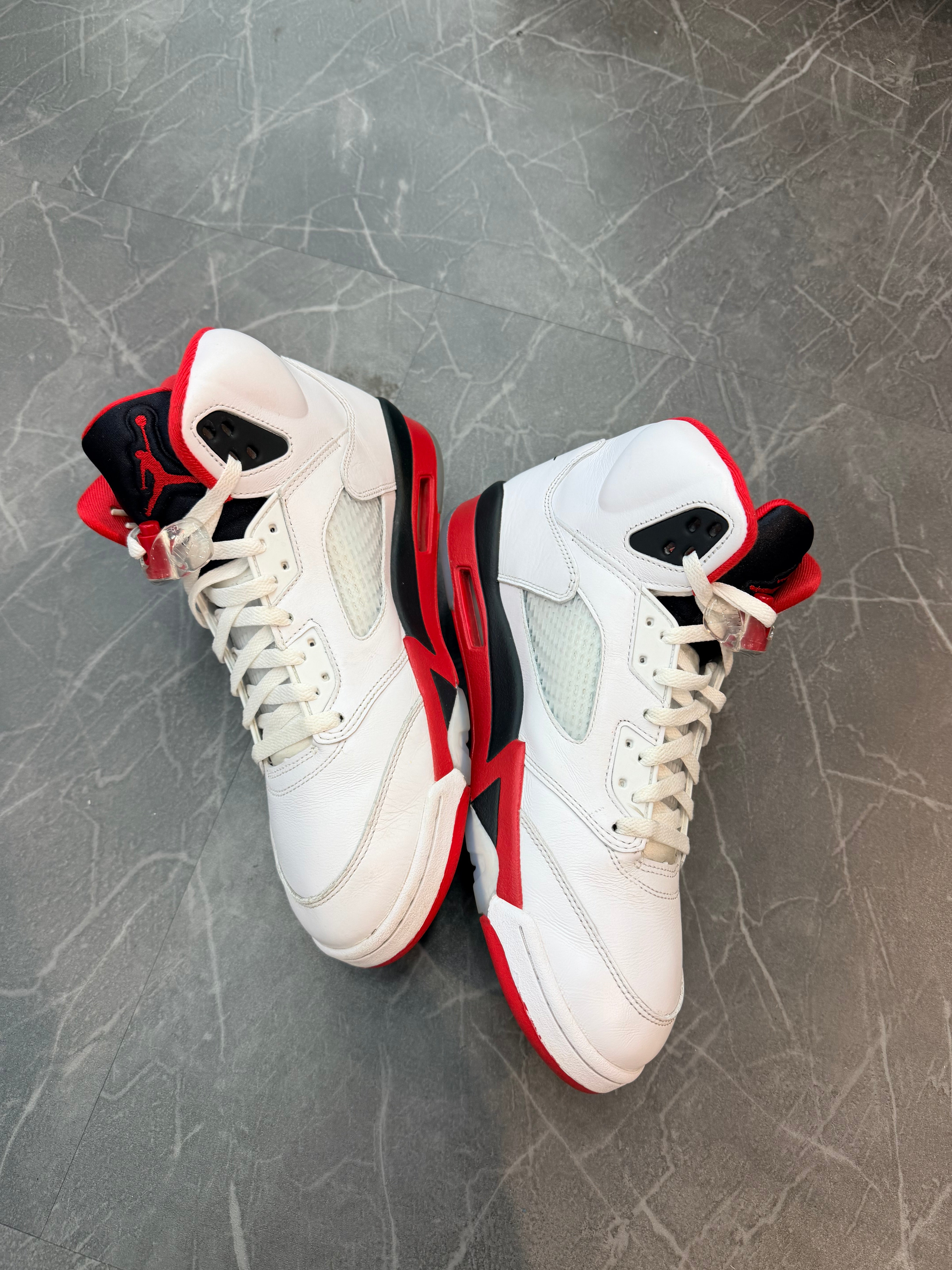Jordan 5 “Fire Red Black Tongue”