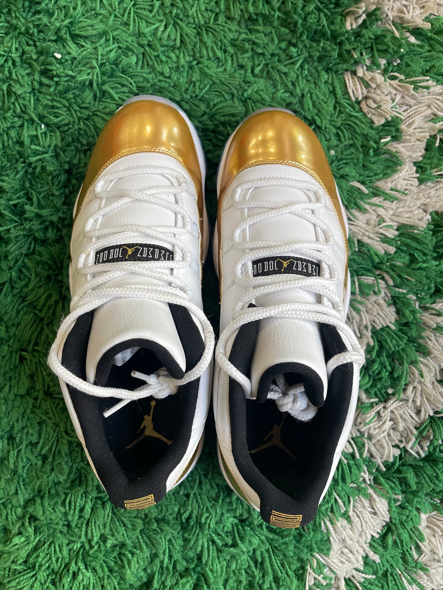 Jordan 11 Low “Closing Ceremony”