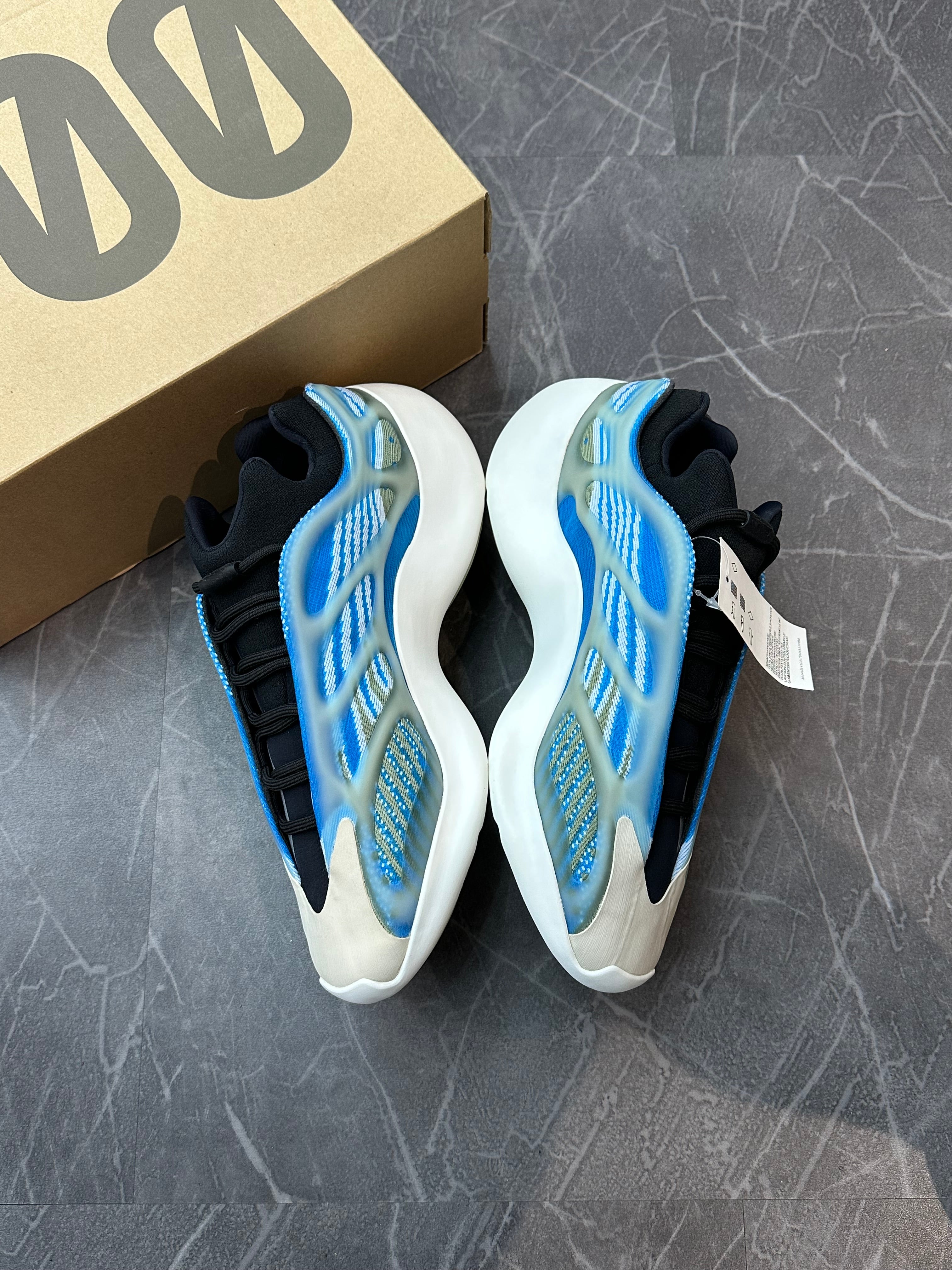 Yeezy 700 V3 “Arzareth”
