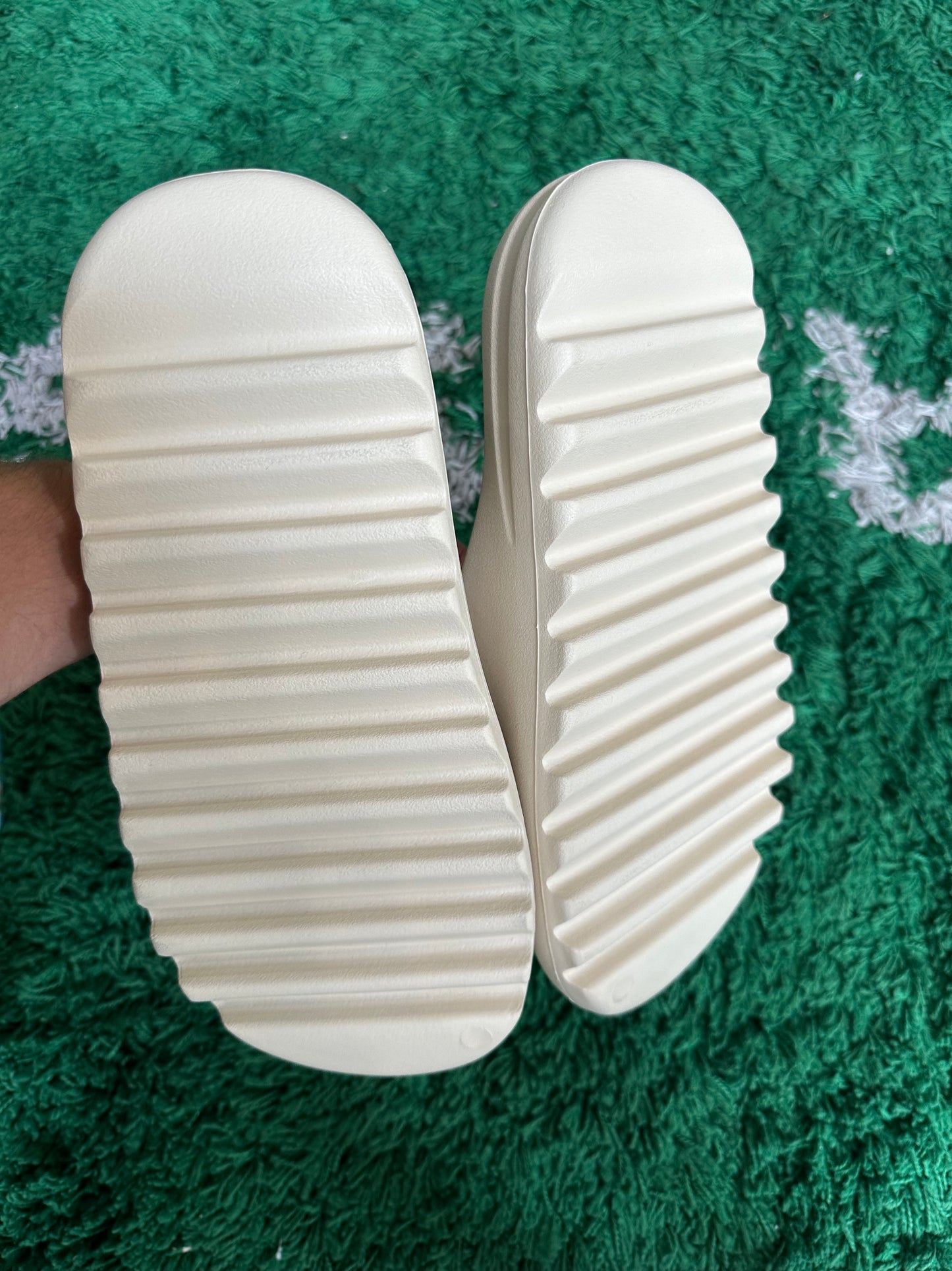 Yeezy Slide “Bone”