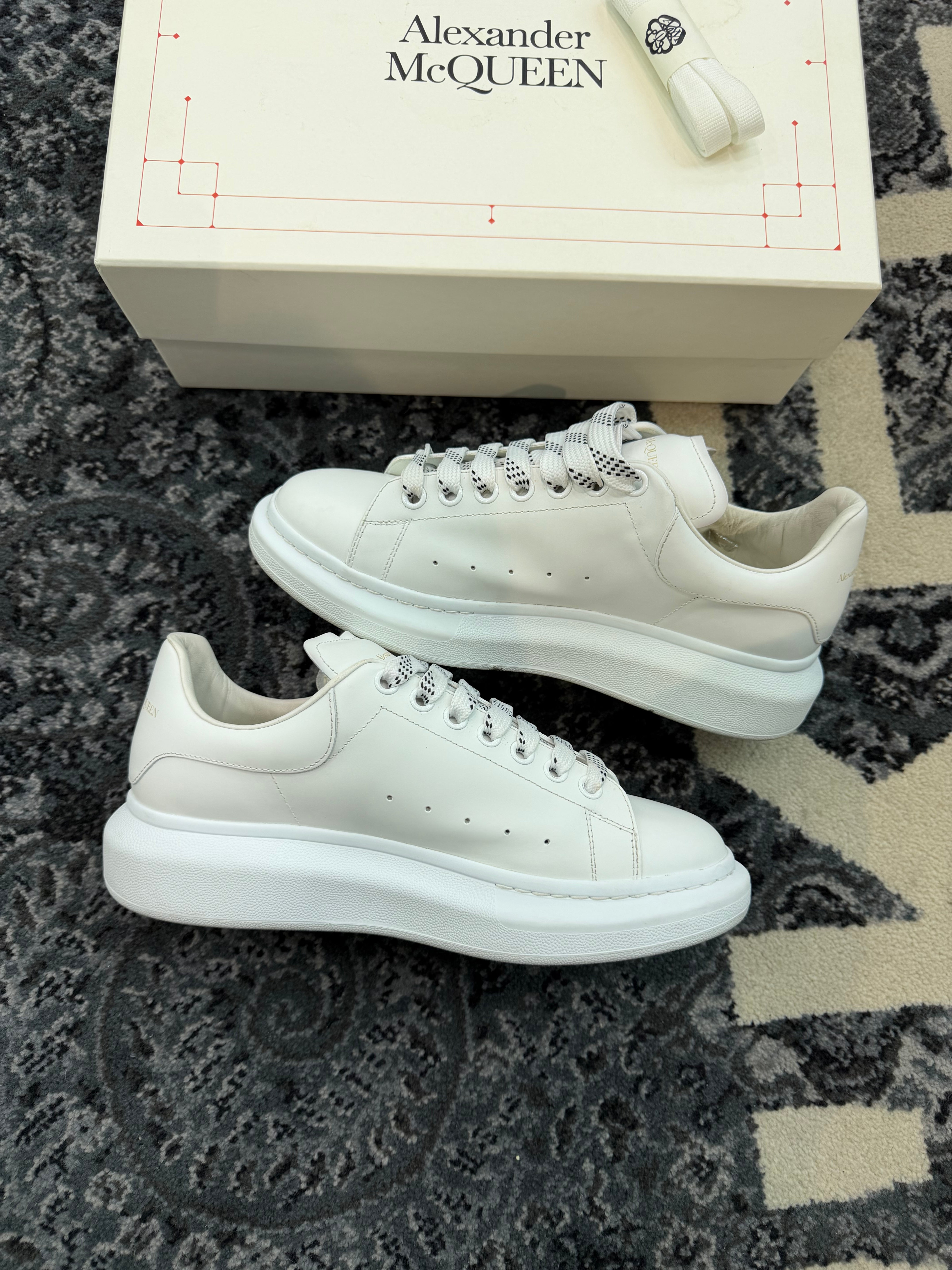 Alexander Mcqueen Sneaker Low “All White”