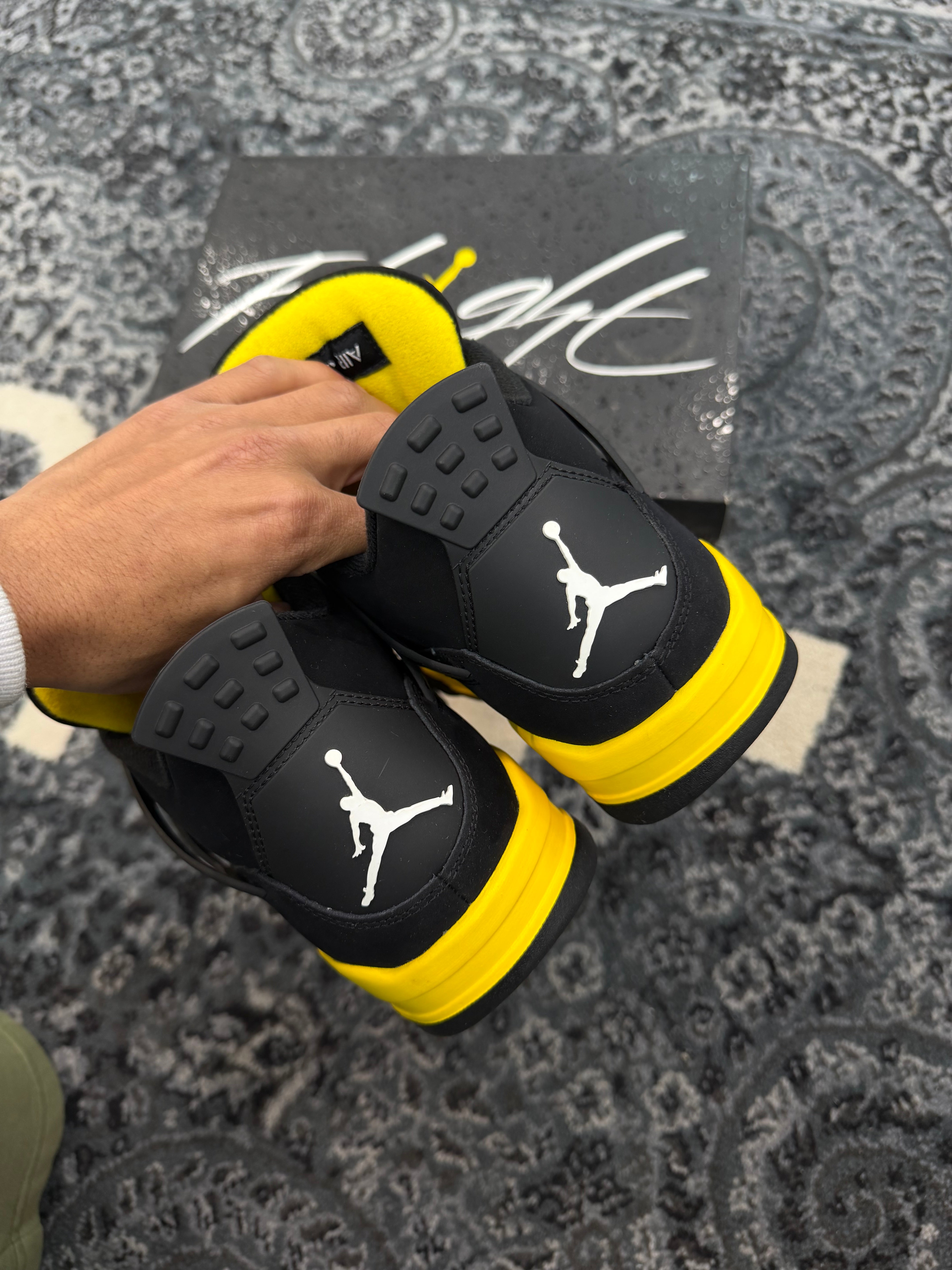 Jordan 4 “Thunder”