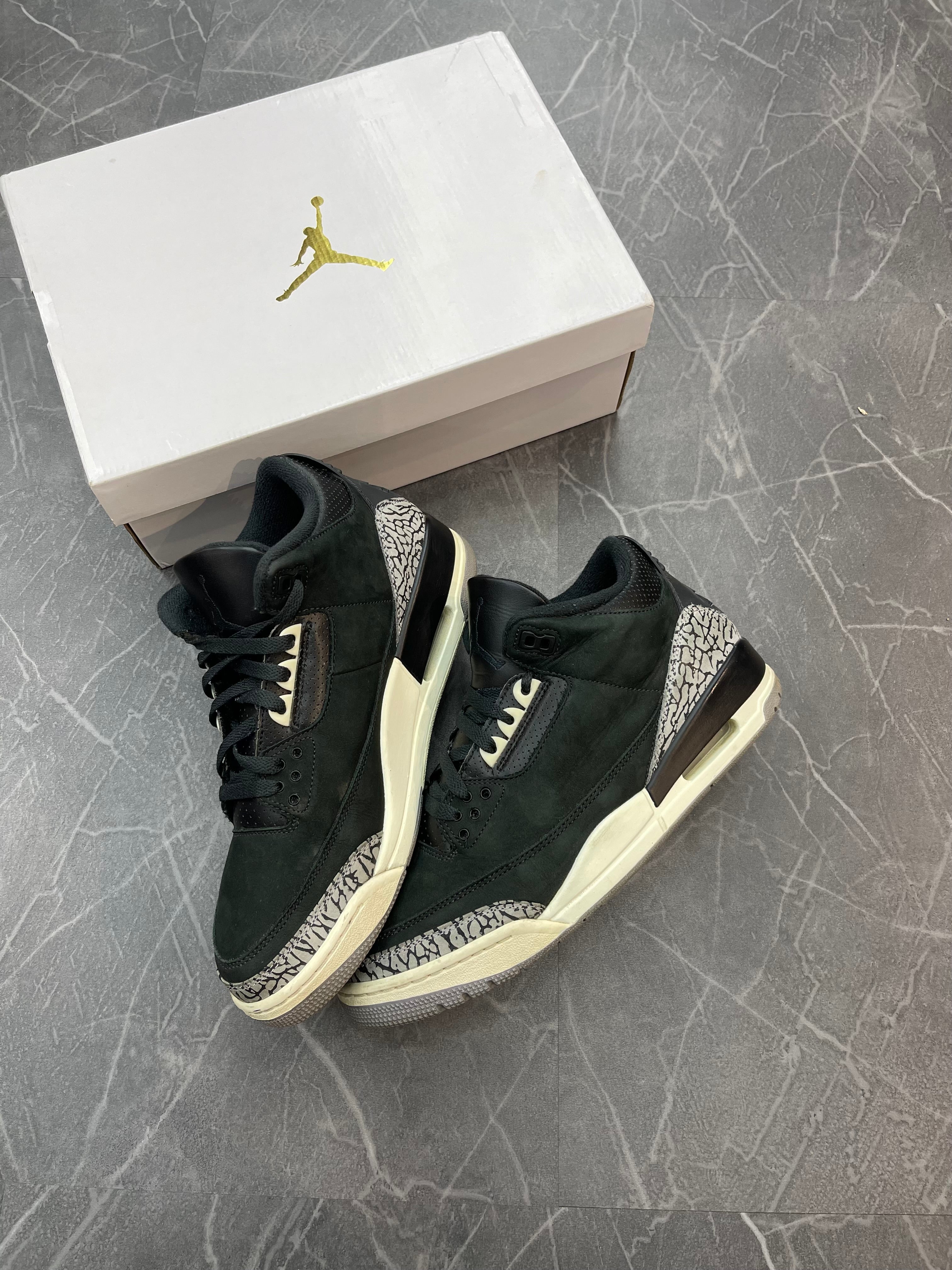 Jordan 3 “Off Noir”