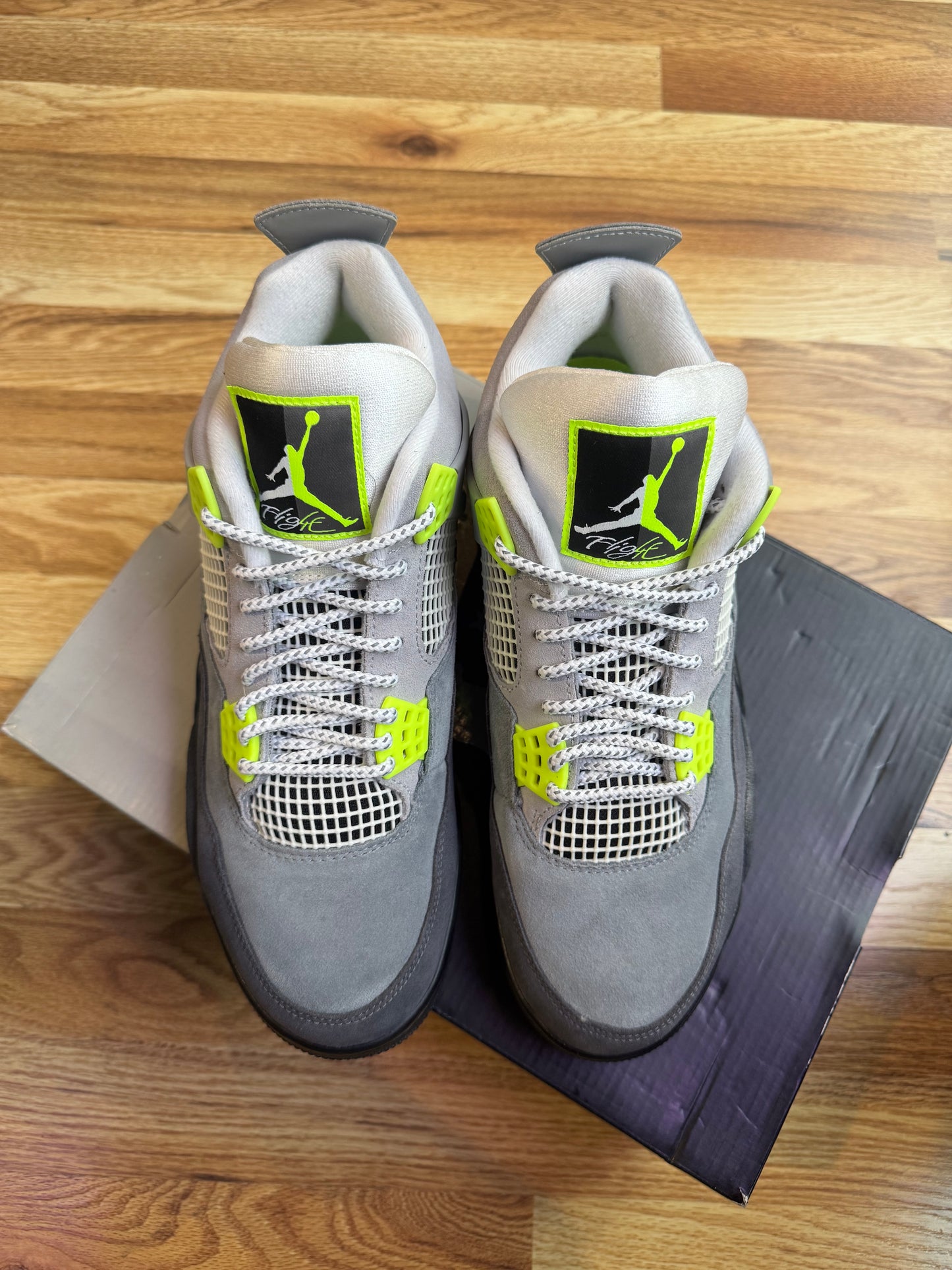 Jordan 4 SE “95 Neon”