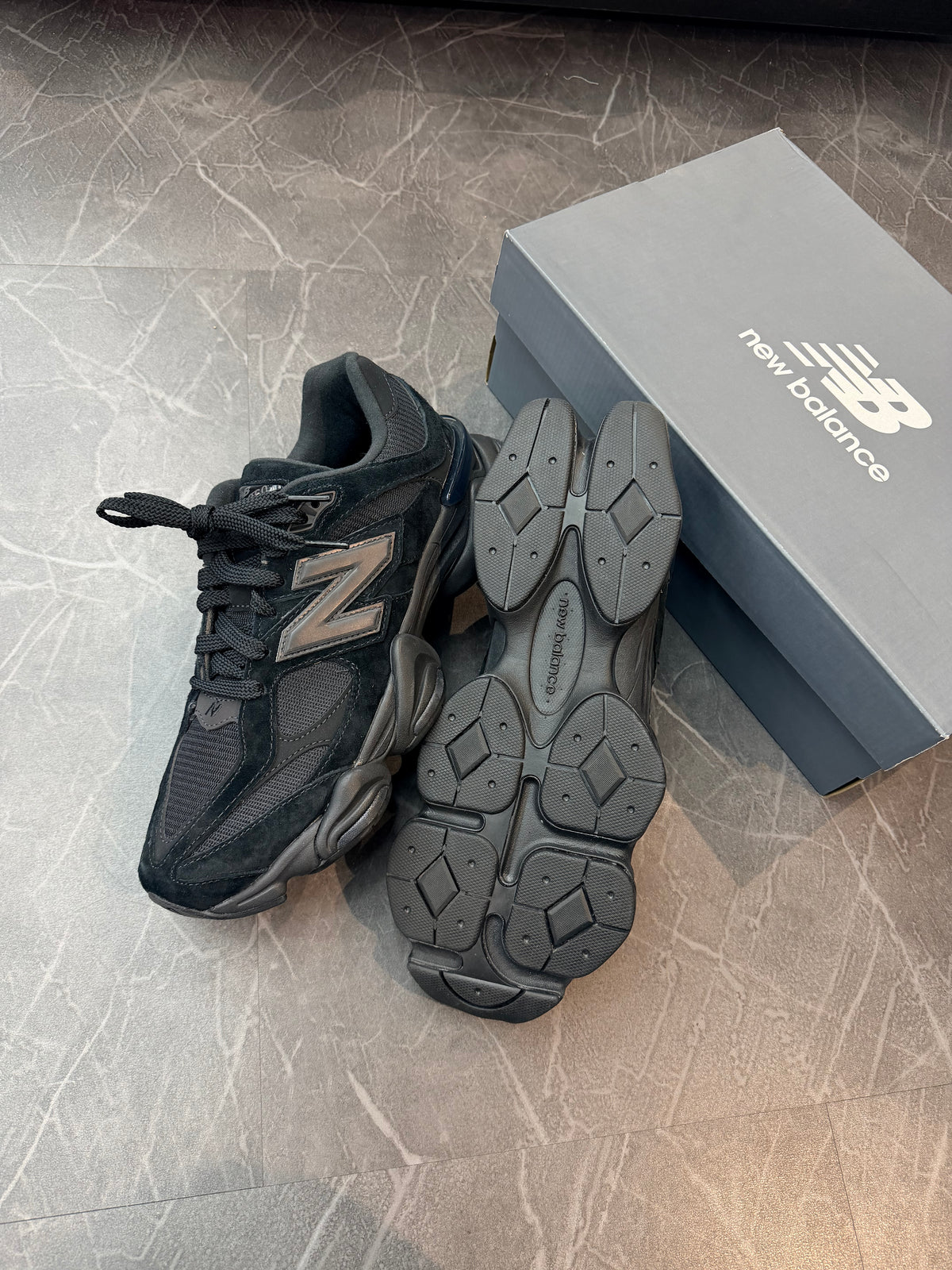New Balance 9060 Triple Black