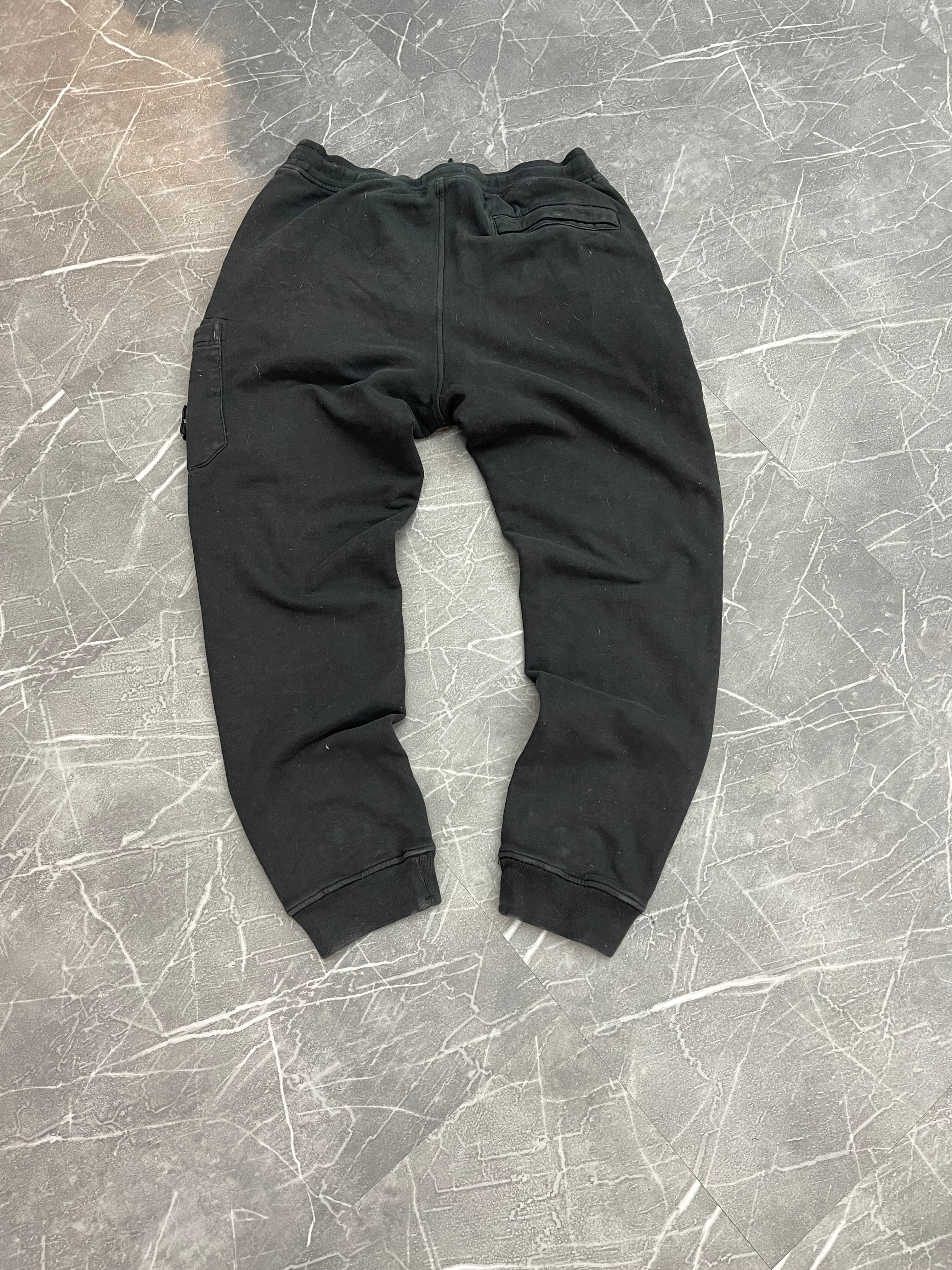 Stone Island Tempered Logo Sweatpants “Black”