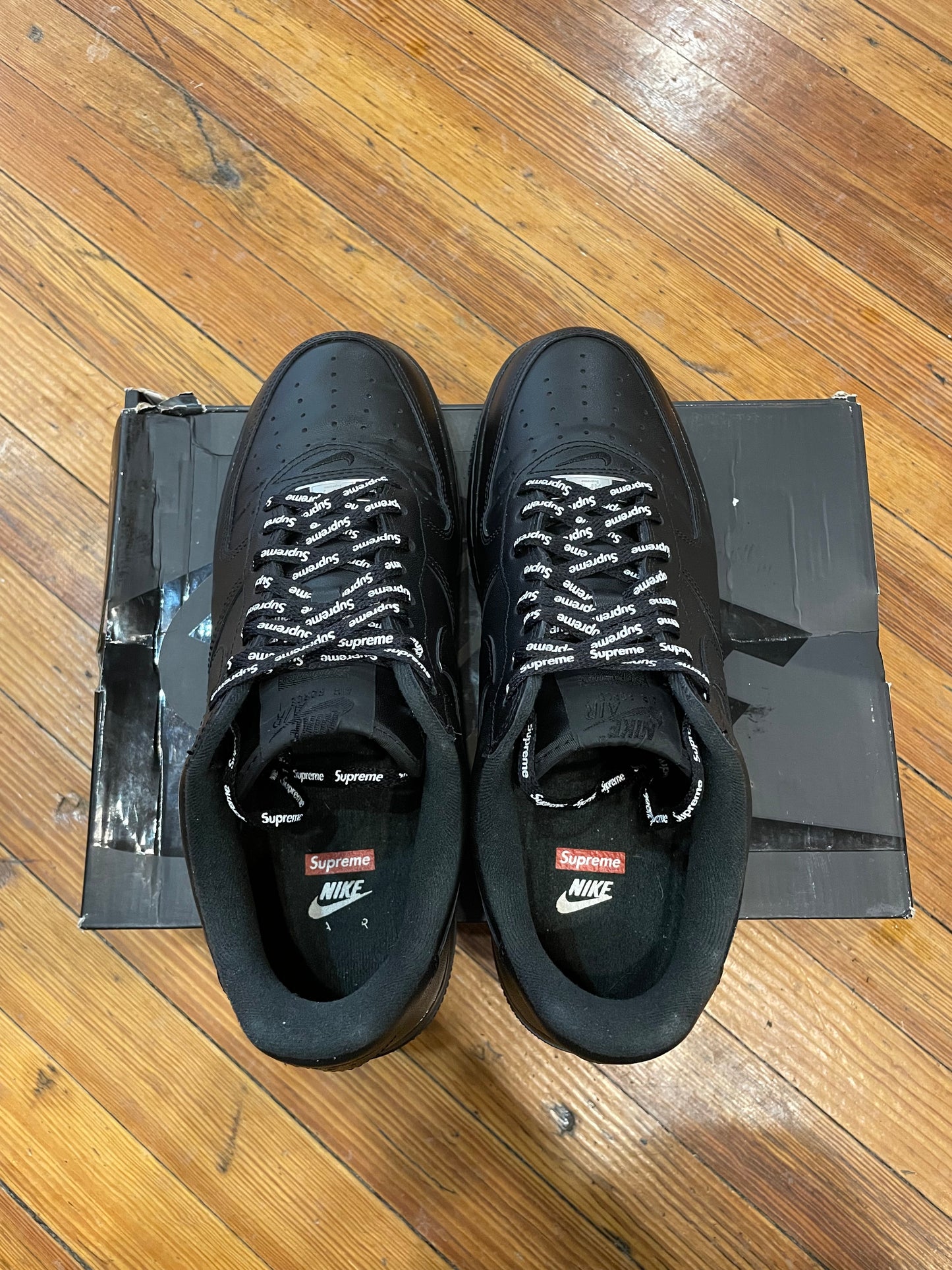 Supreme Air Force 1 Low “Black”