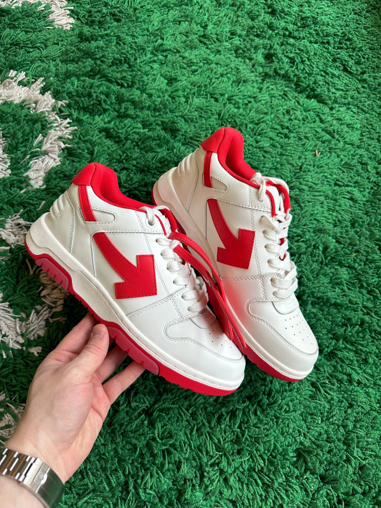 Off-White Out of Office “Red White”