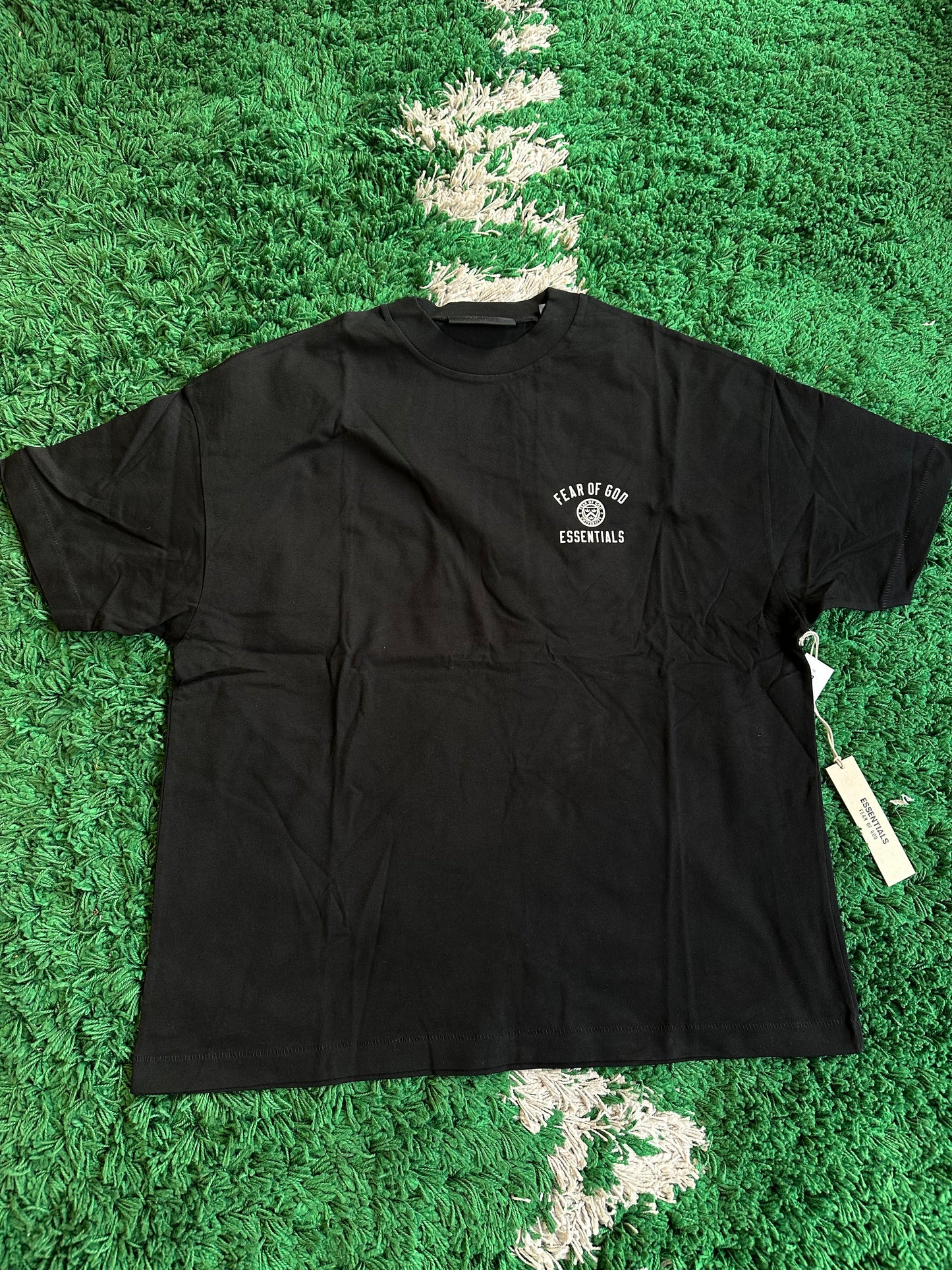 Essentials University Tee “Black”