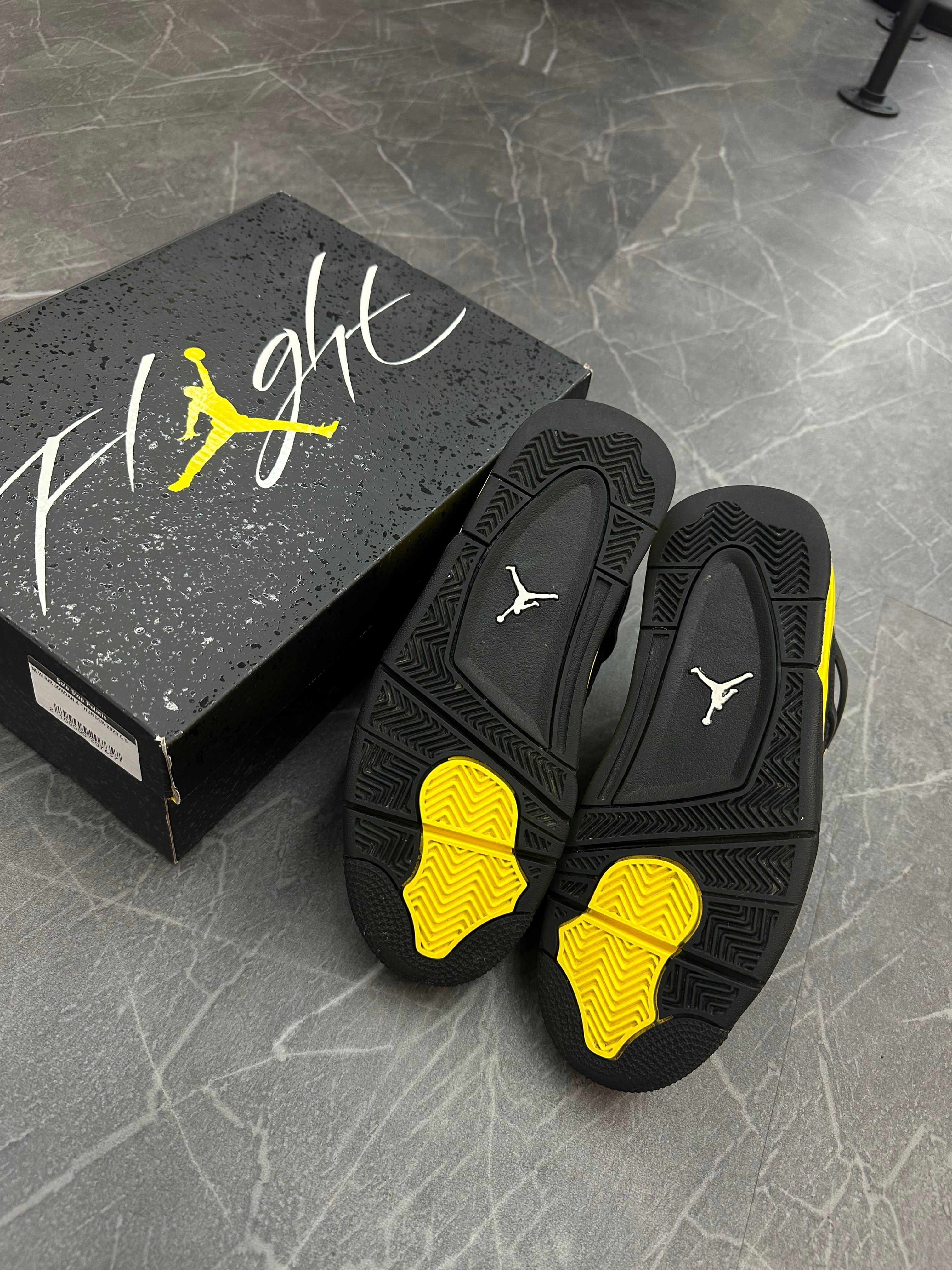 Jordan 4 “Thunder”