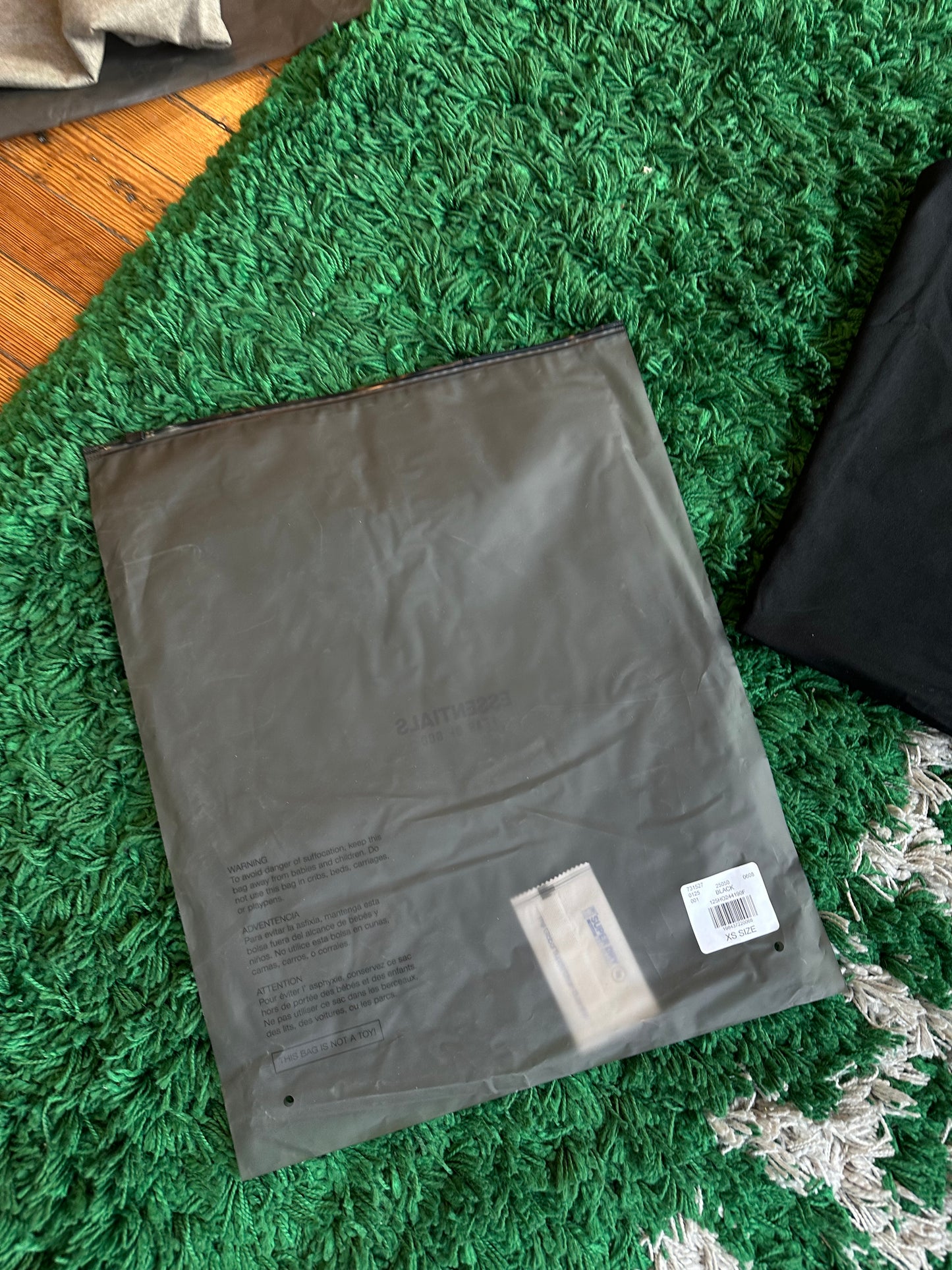 Essentials University Tee “Black”