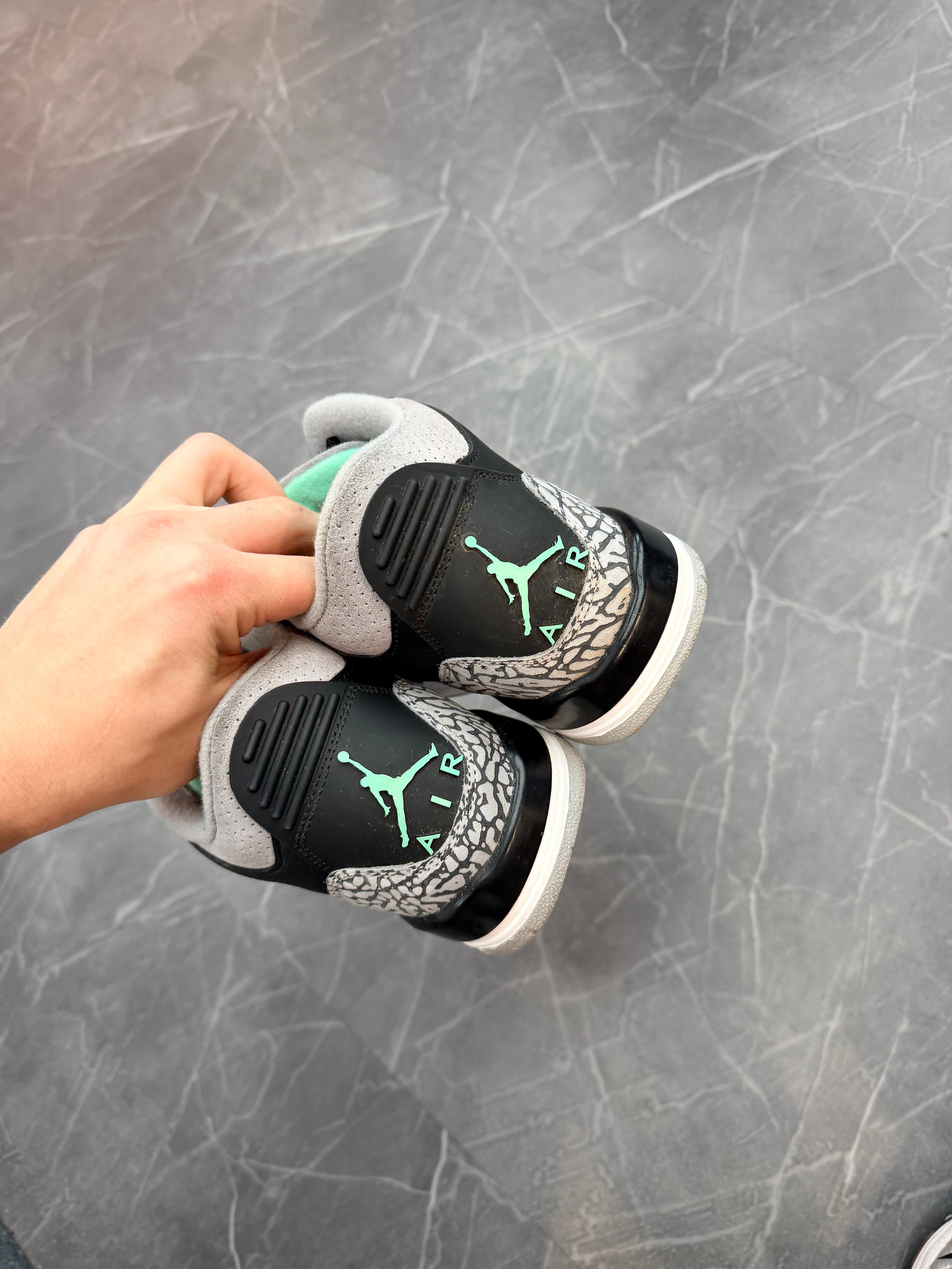 Jordan 3 “Green Glow”