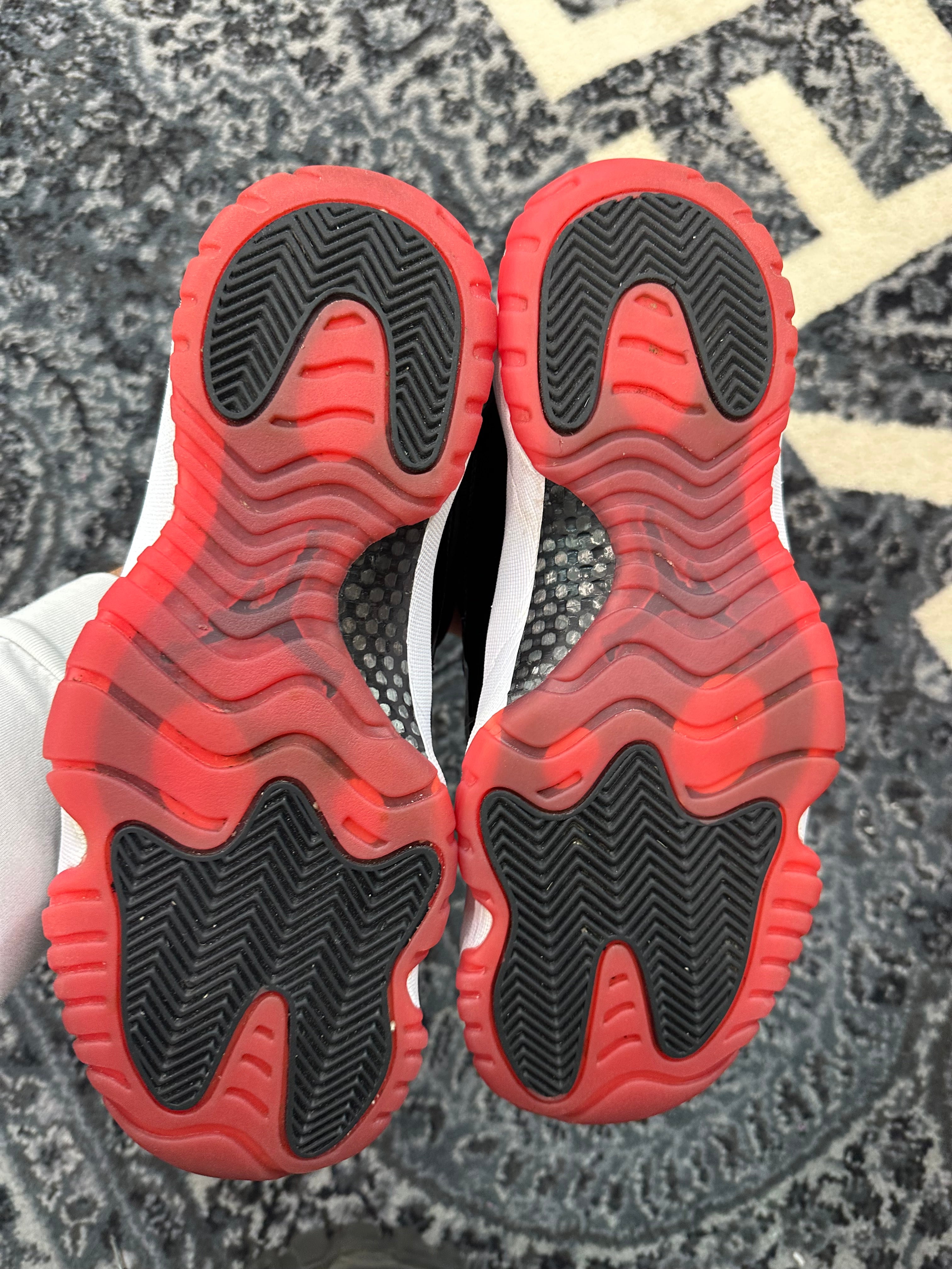 Jordan 11 Low “Bred”