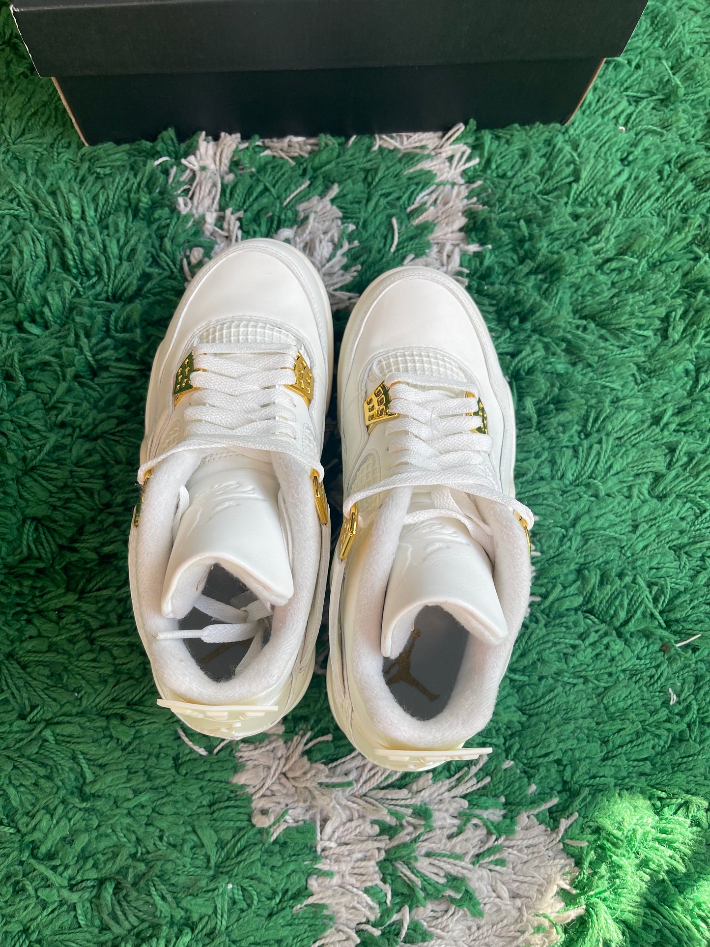 Jordan 4 “Metallic Gold”
