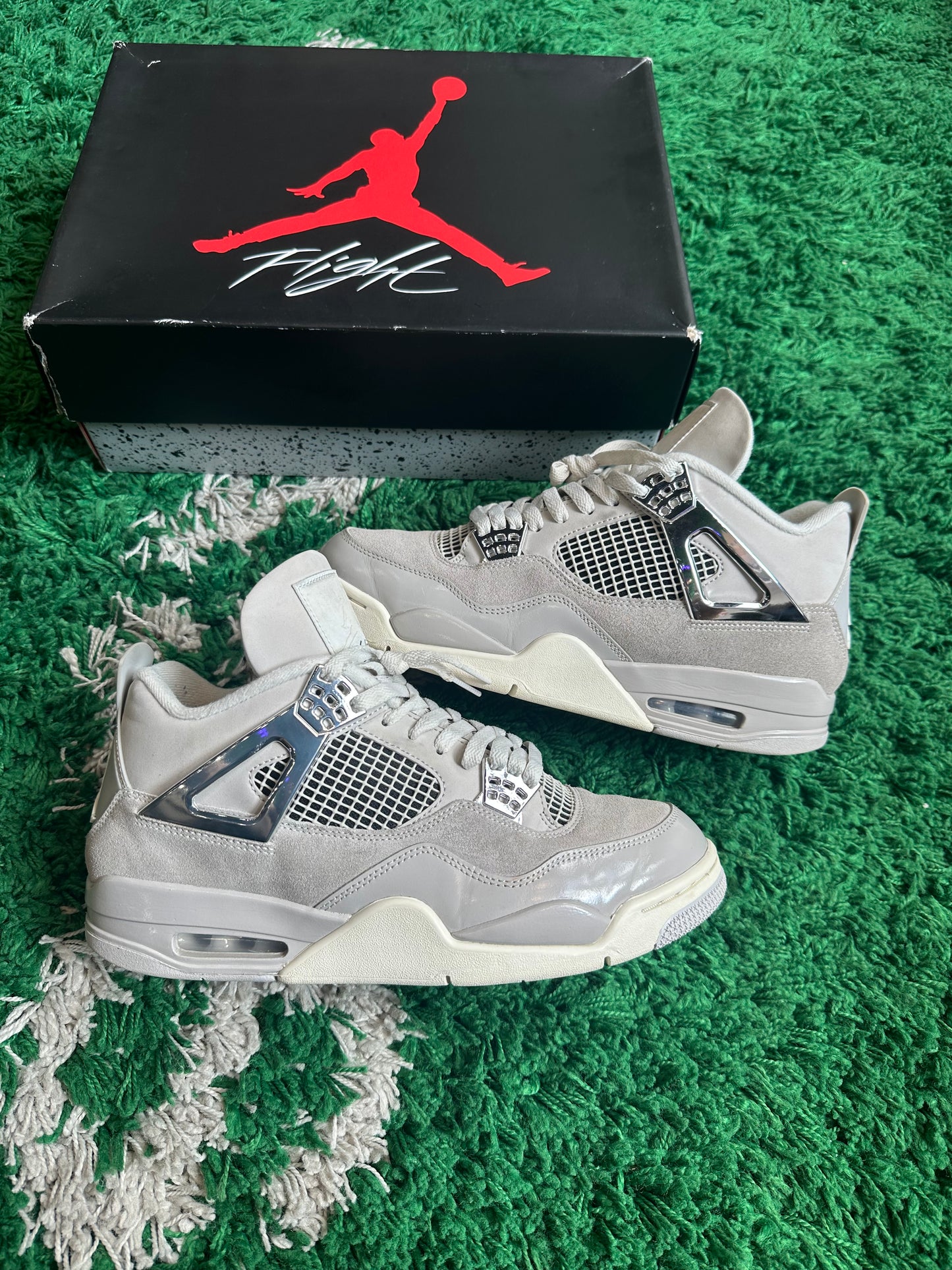 Jordan 4 “Frozen Moments”