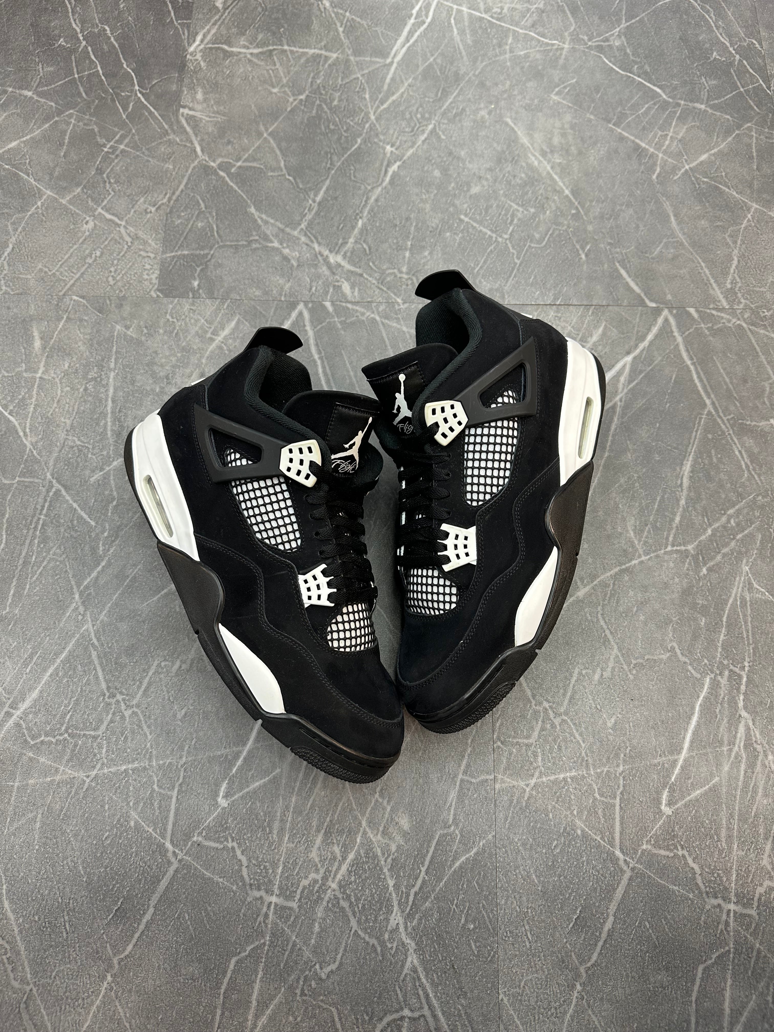 Jordan 4 “White Thunder”