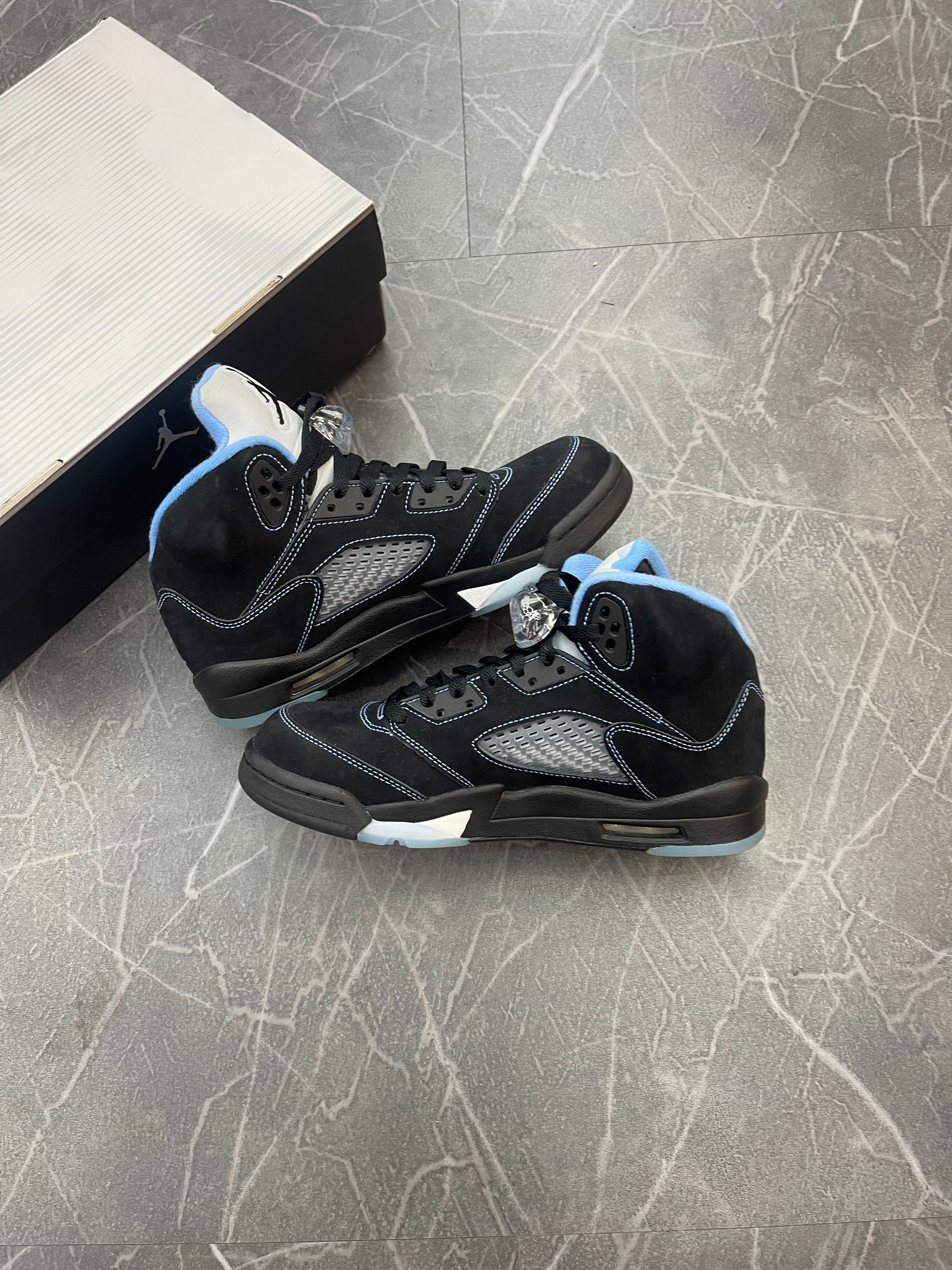 Jordan 5 “University Blue”