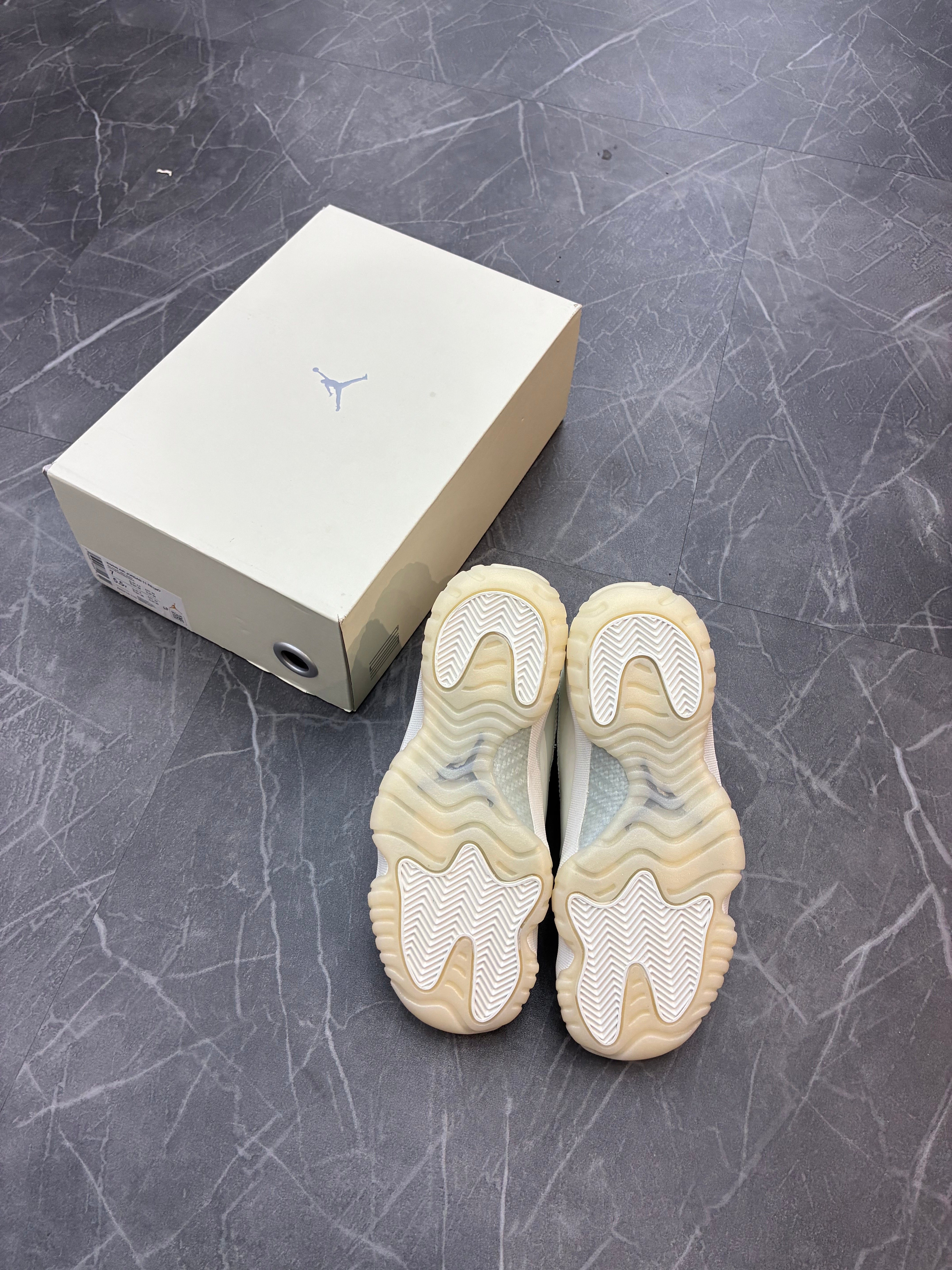 Jordan 11 “Pearl”