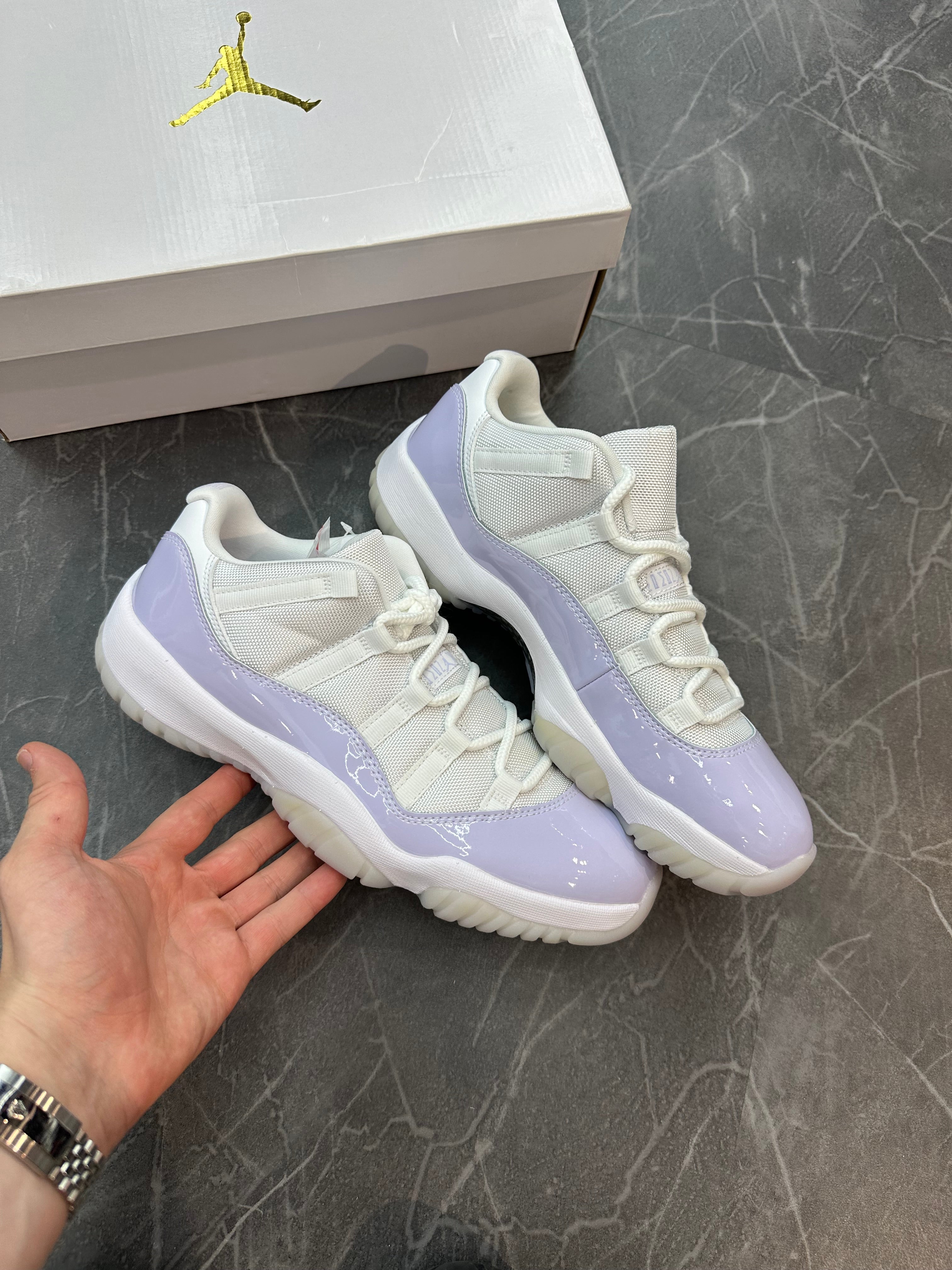 Jordan 11 Low “Pure Violet”