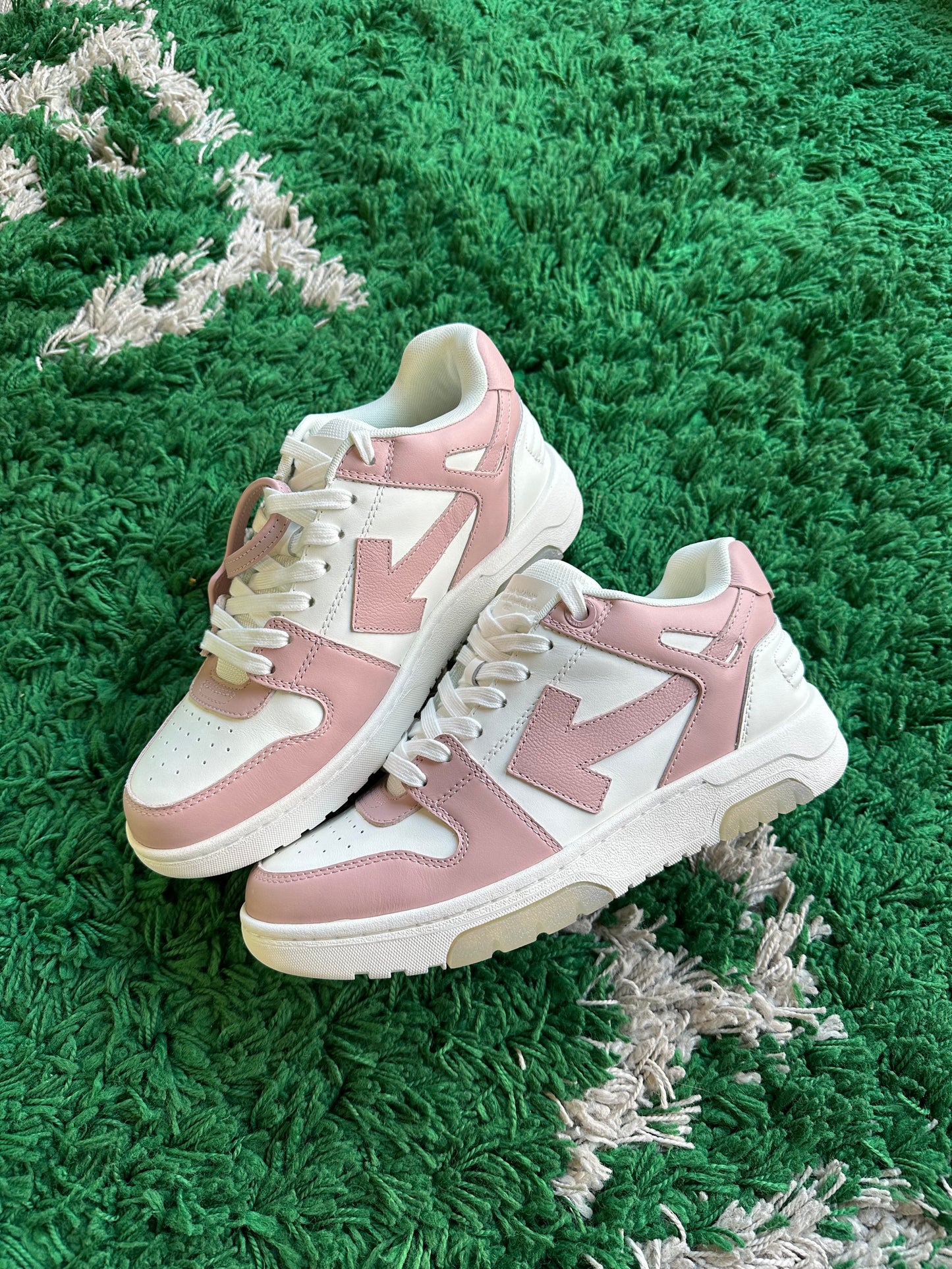 Off-White Out of office “Pink”