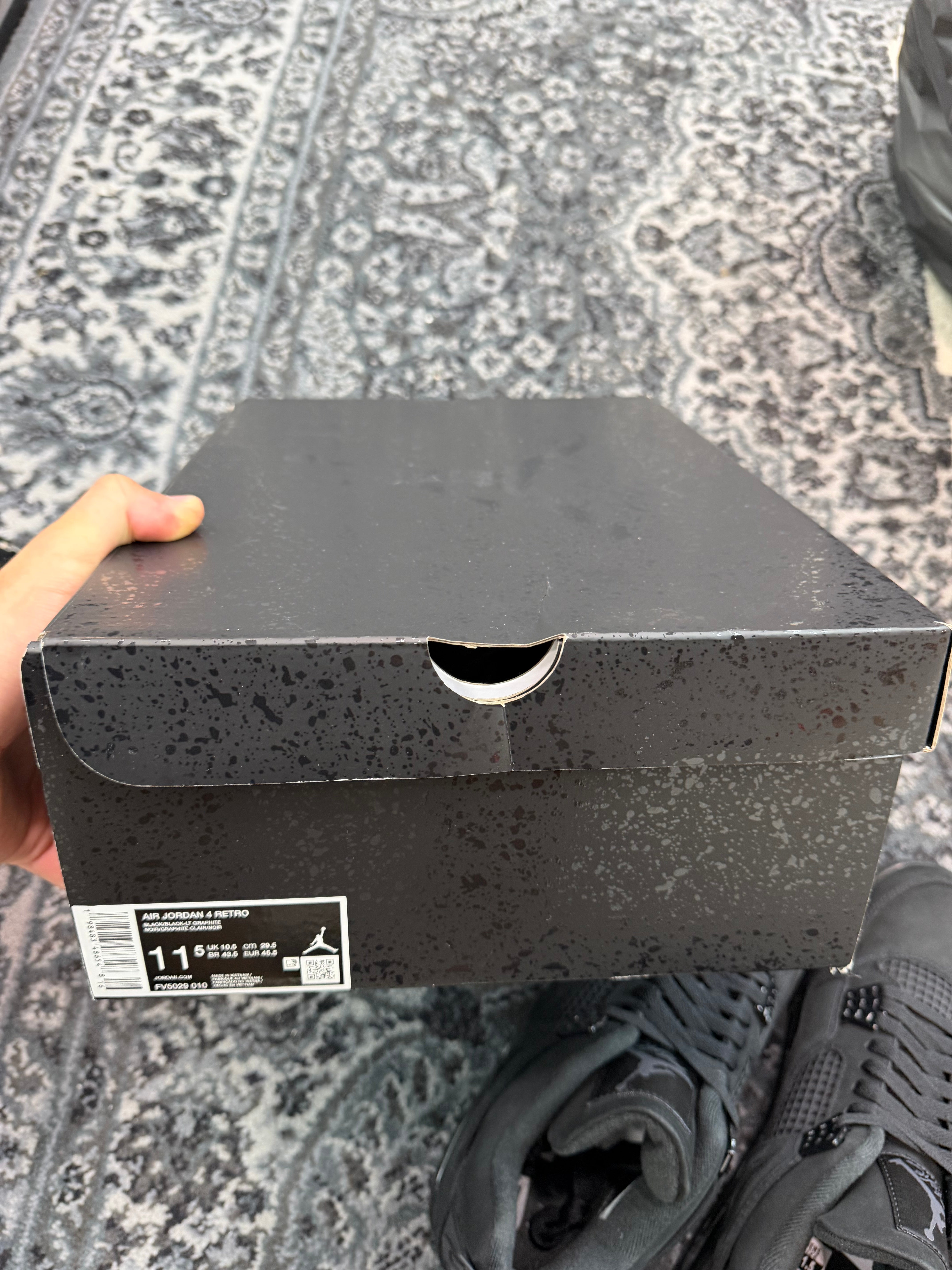 Jordan 4 “Black Cat” (2025)