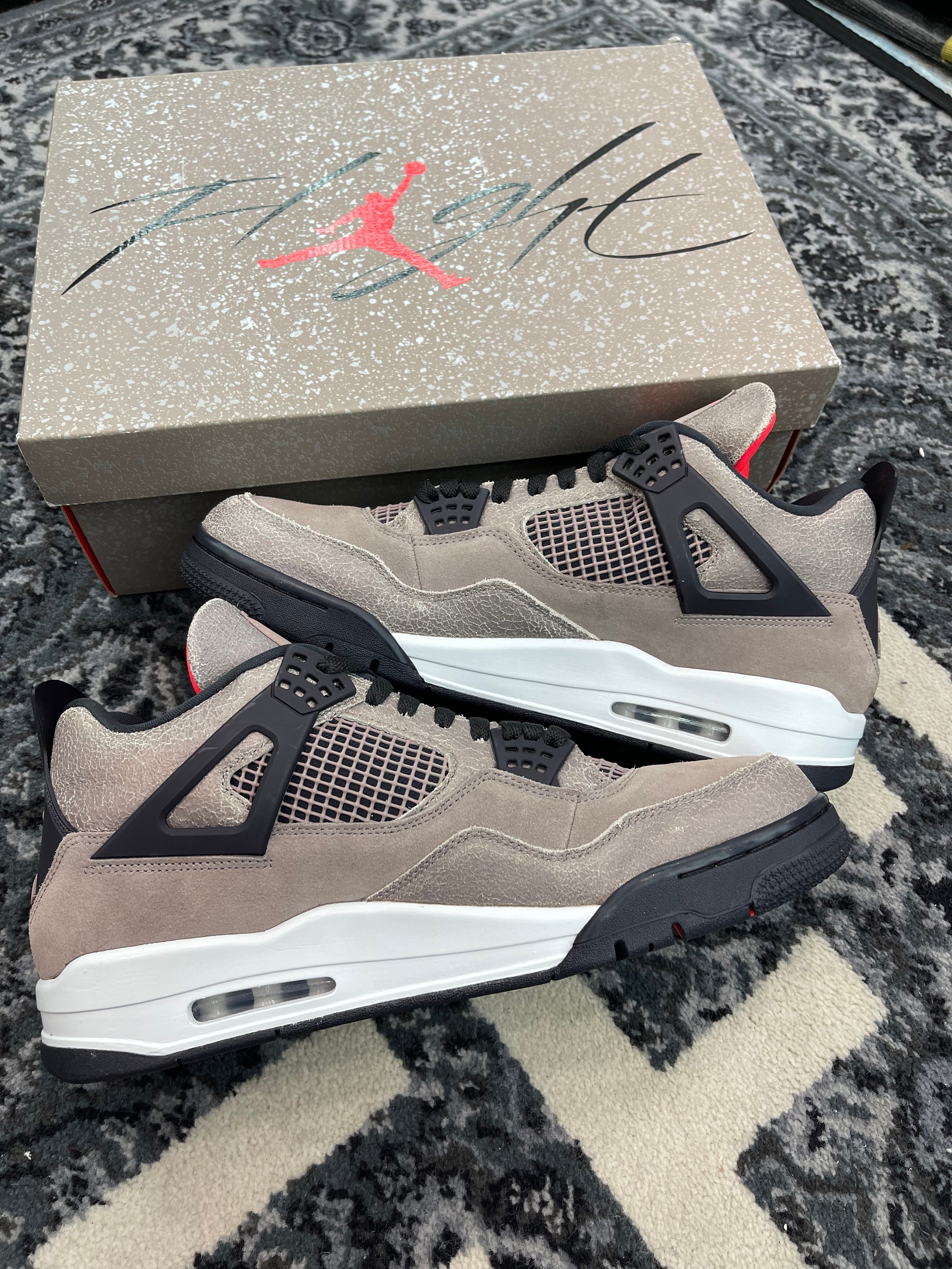 Jordan 4 “Taupe Haze”