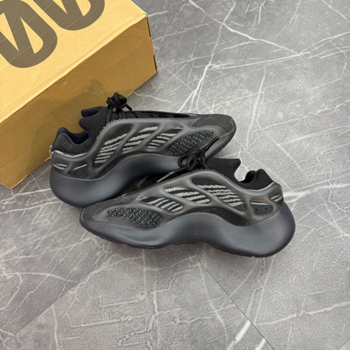 adidas Yeezy 700 V3 Alvah - Image 2