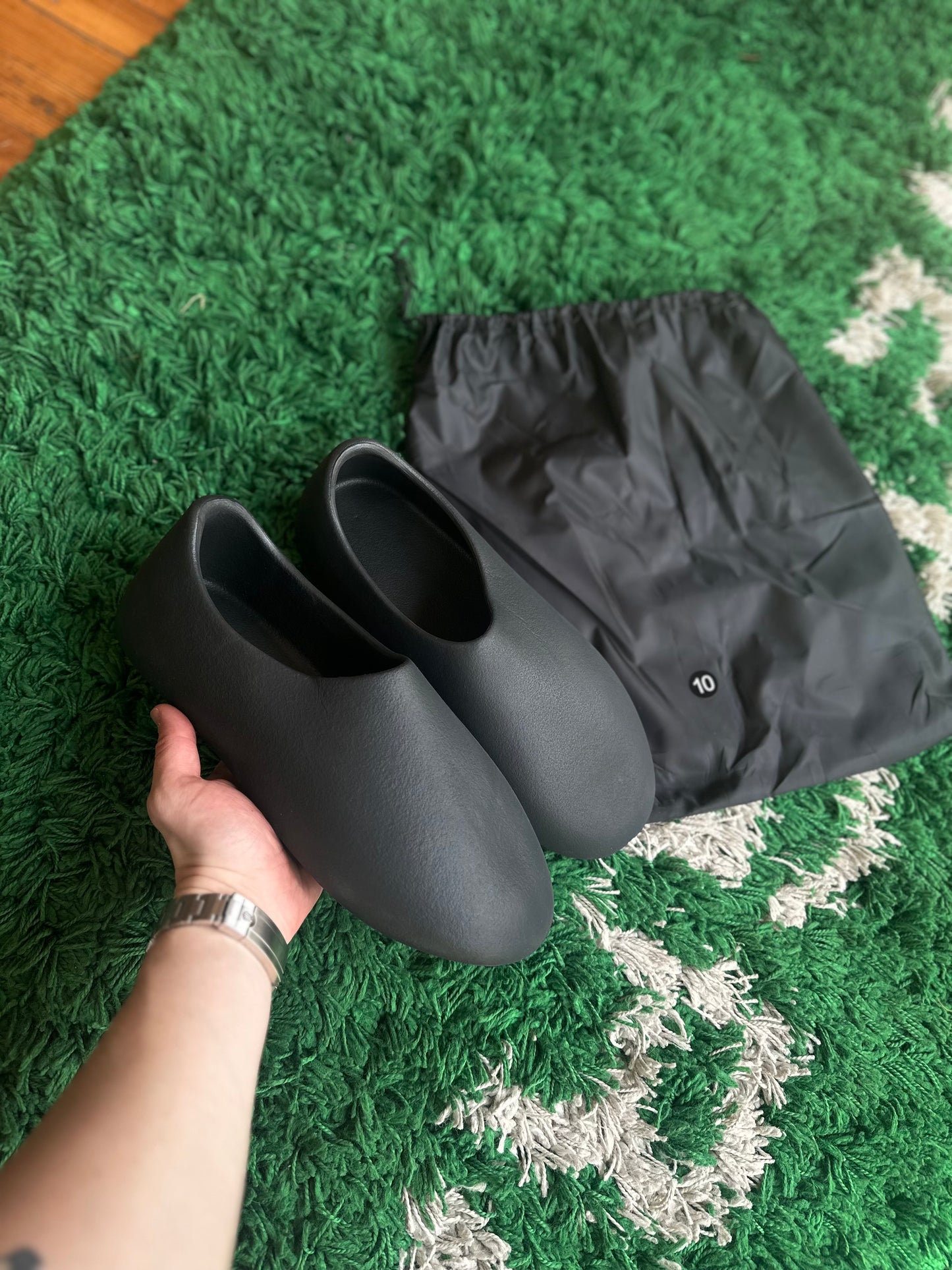 Yeezy SL-01