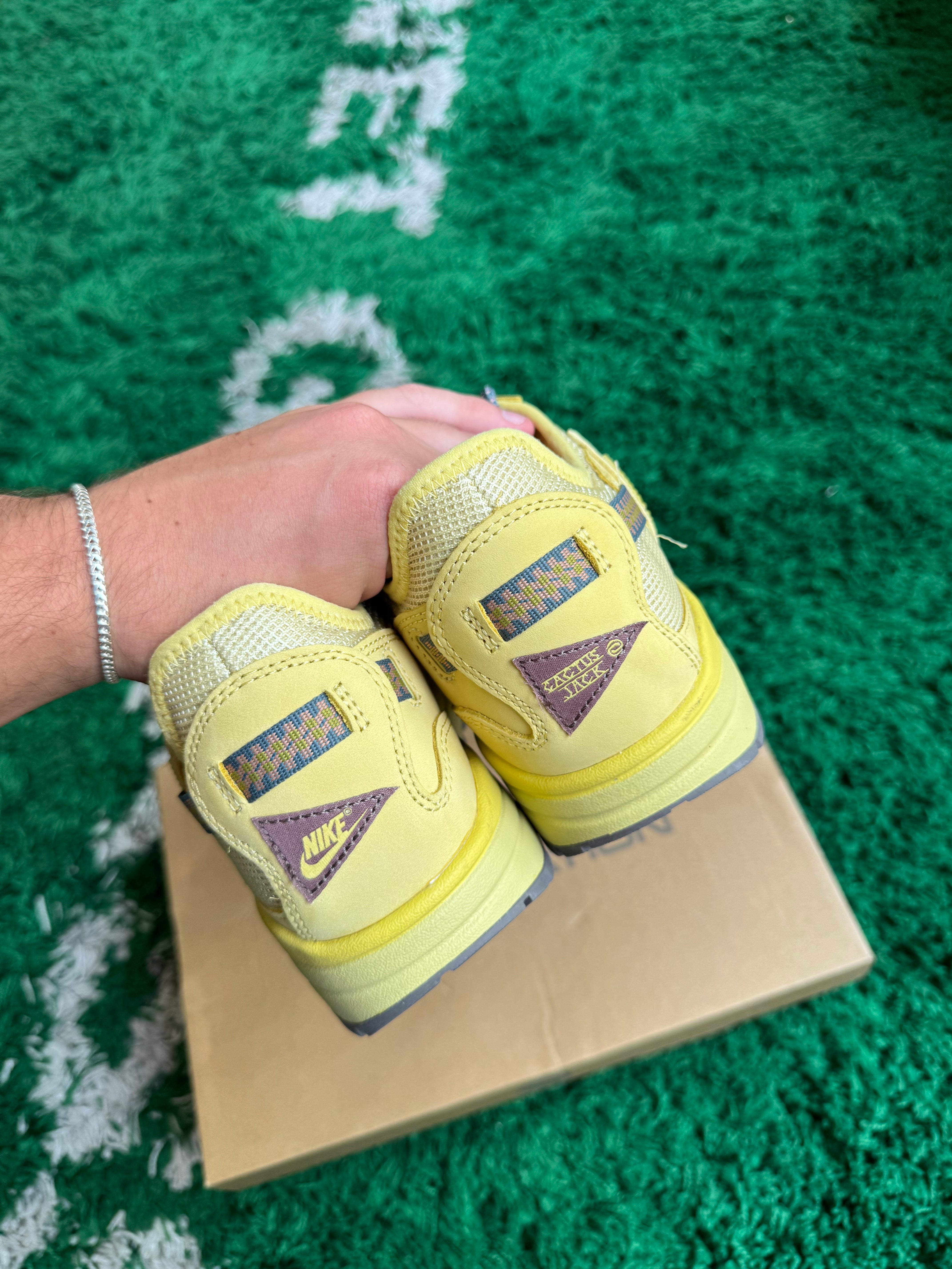 Nike Air Max 1 Travis Scott Cactus Jack Saturn Gold