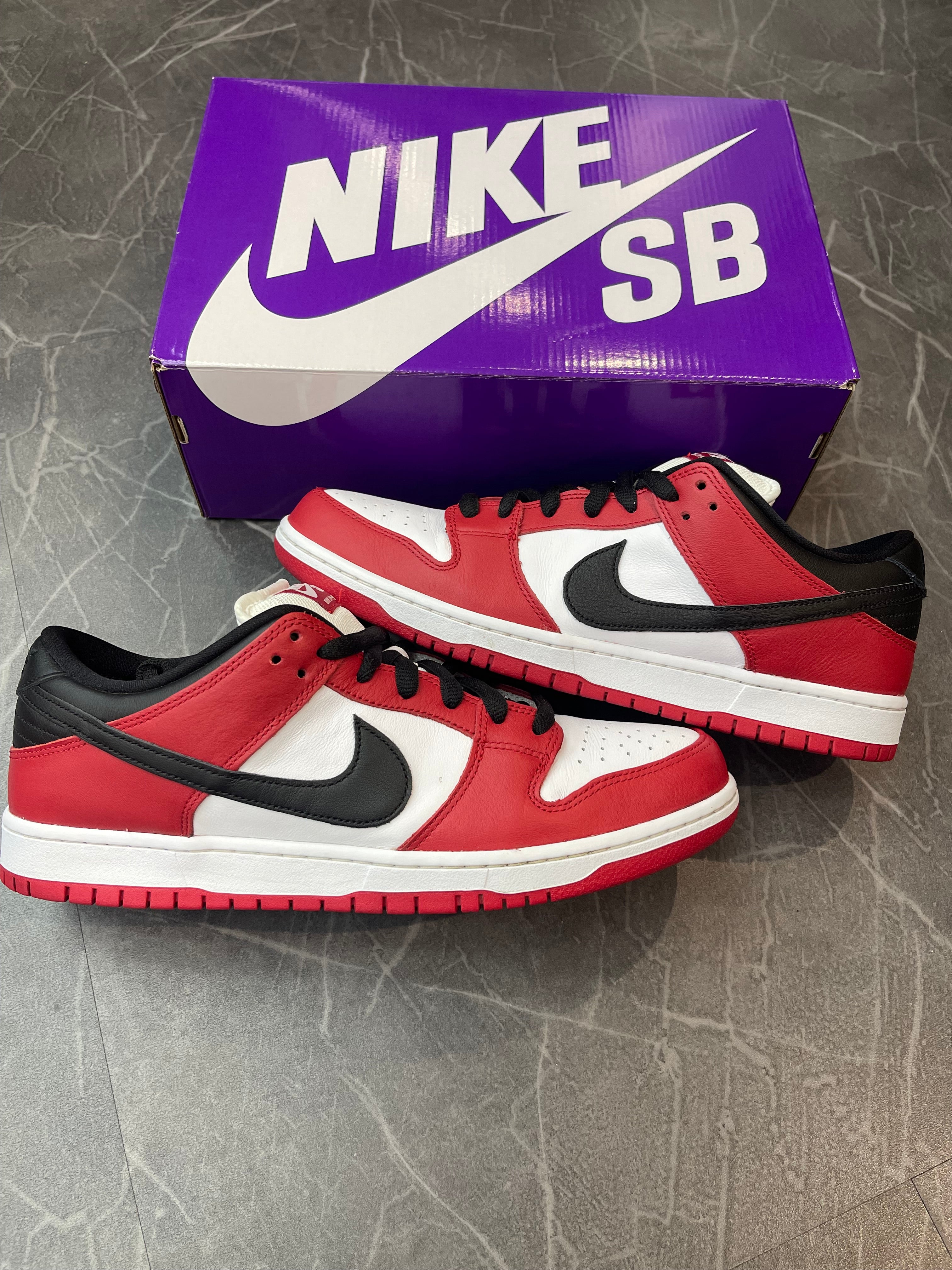 Nike SB Dunk Low “Chicago”