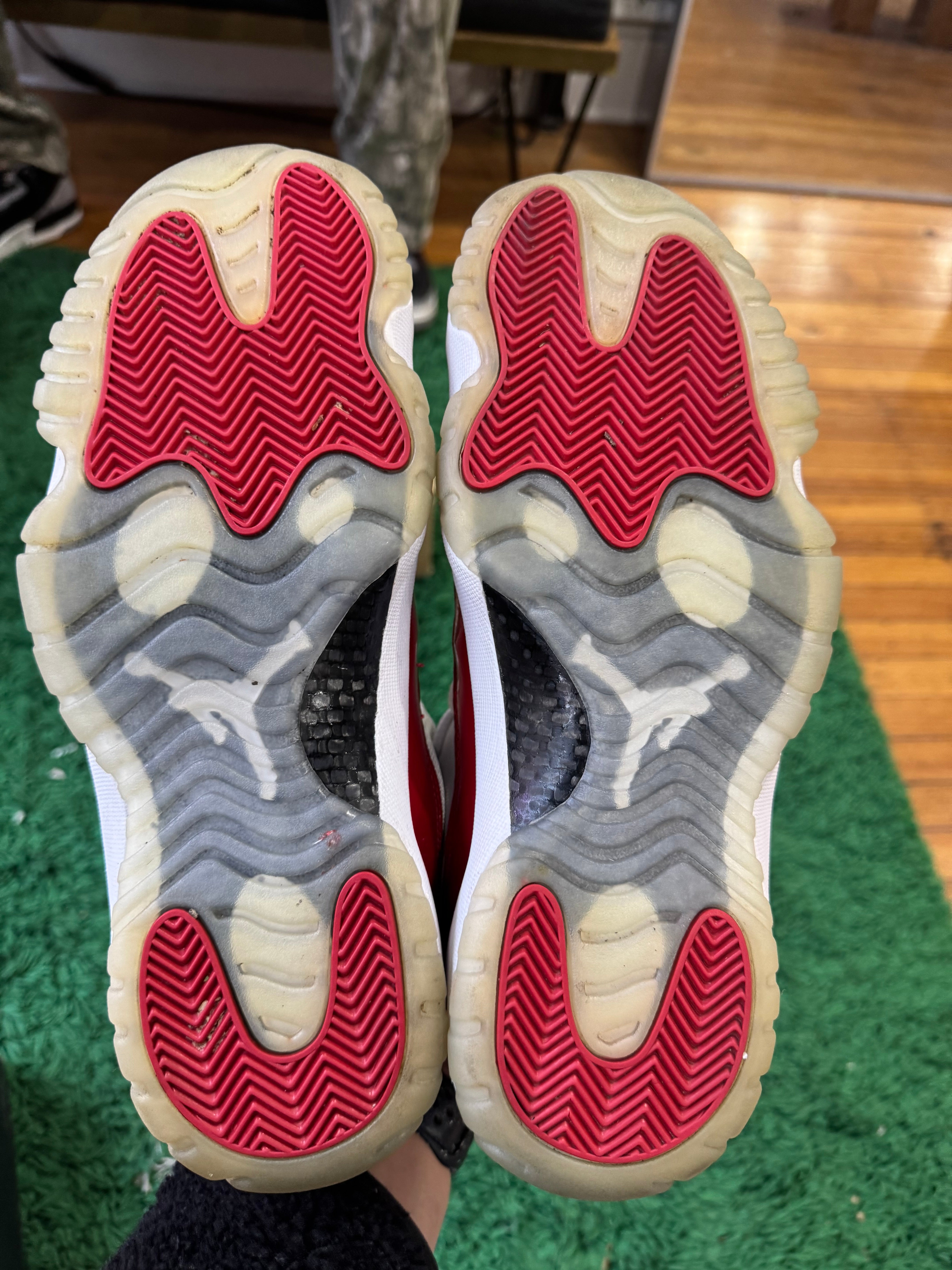 Jordan 11 Low “Cherry” (2016)