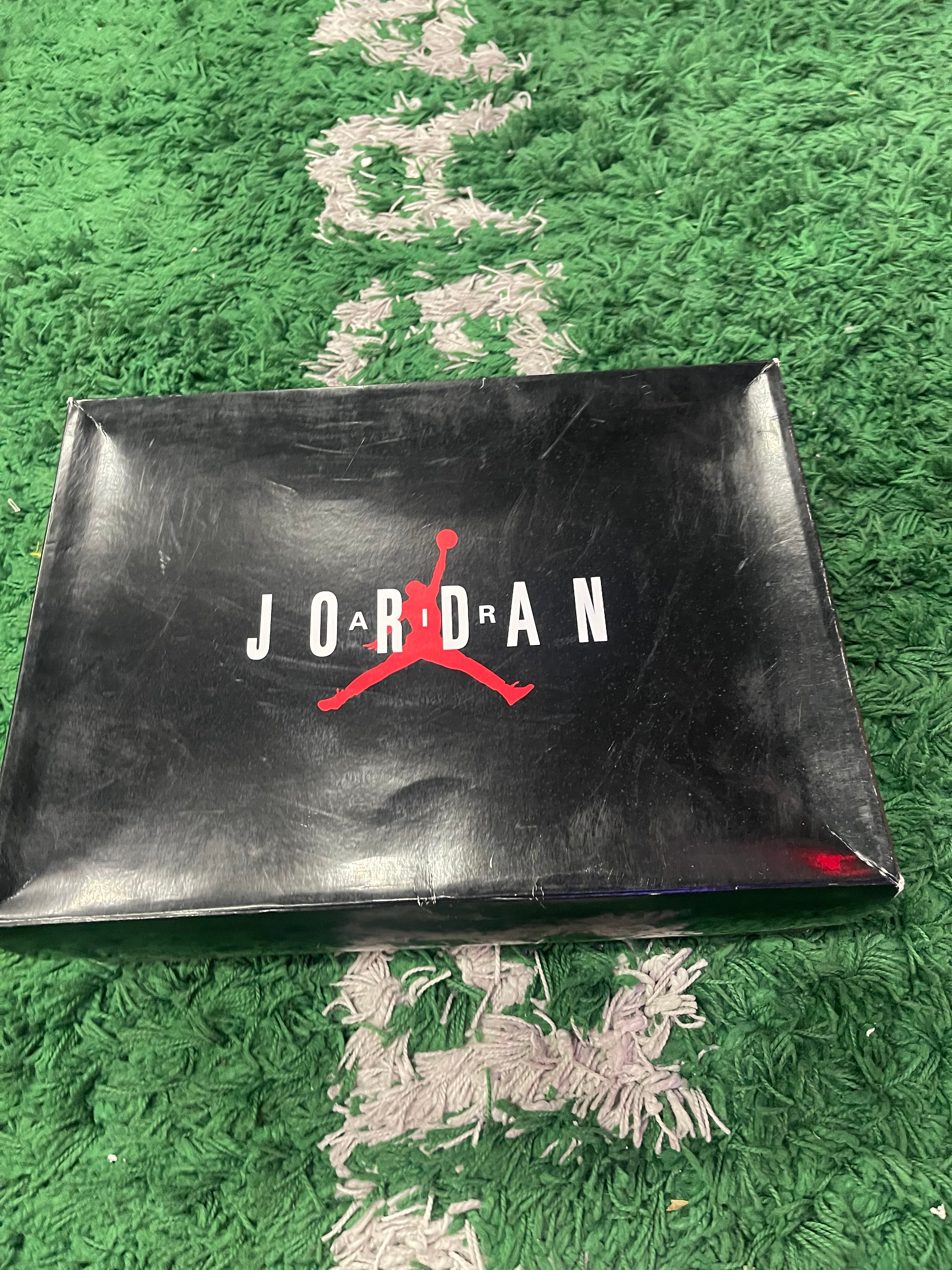 Jordan 9 “Chile Red”