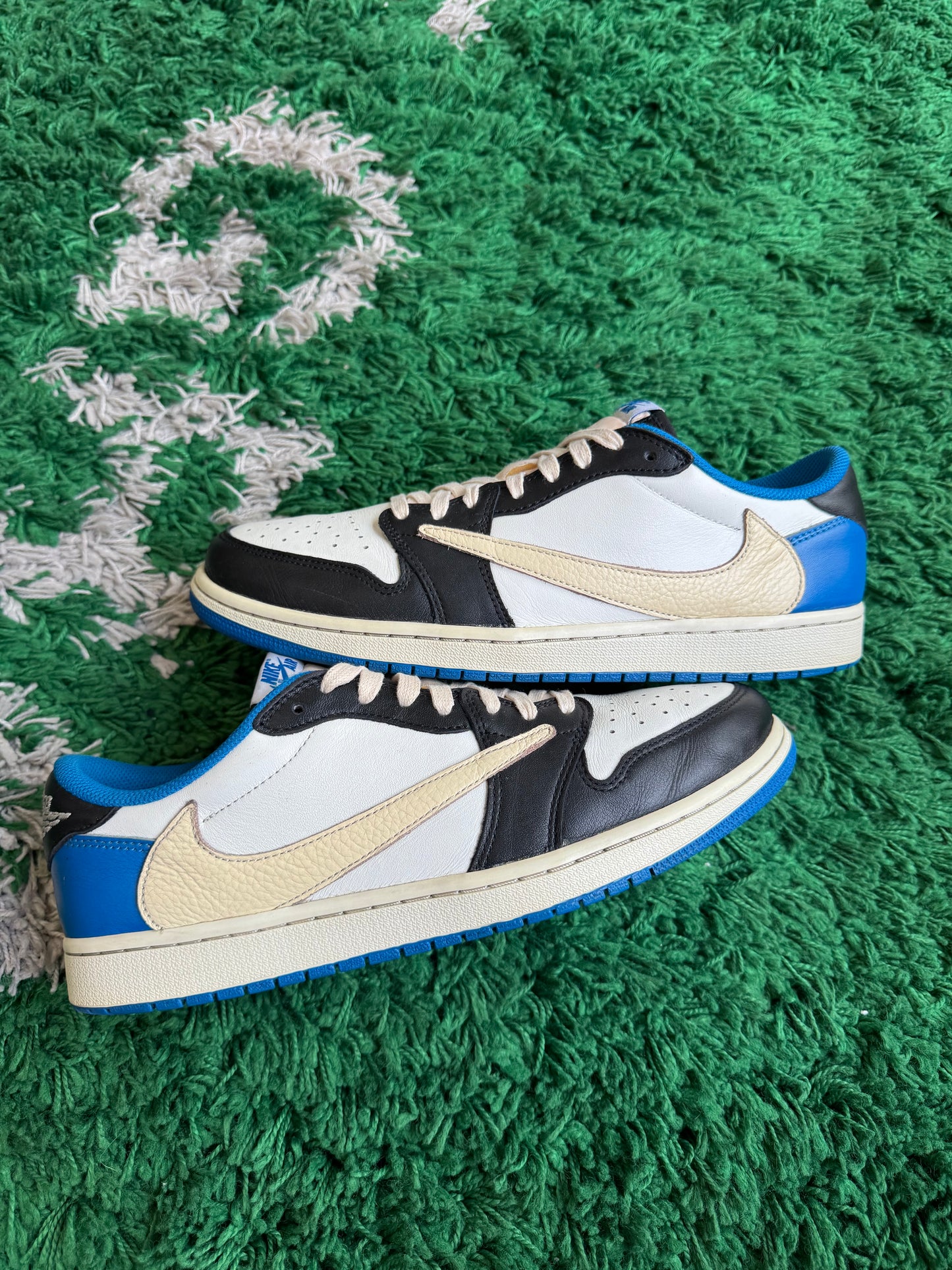Jordan 1 Low x Travis Scott “Fragment”