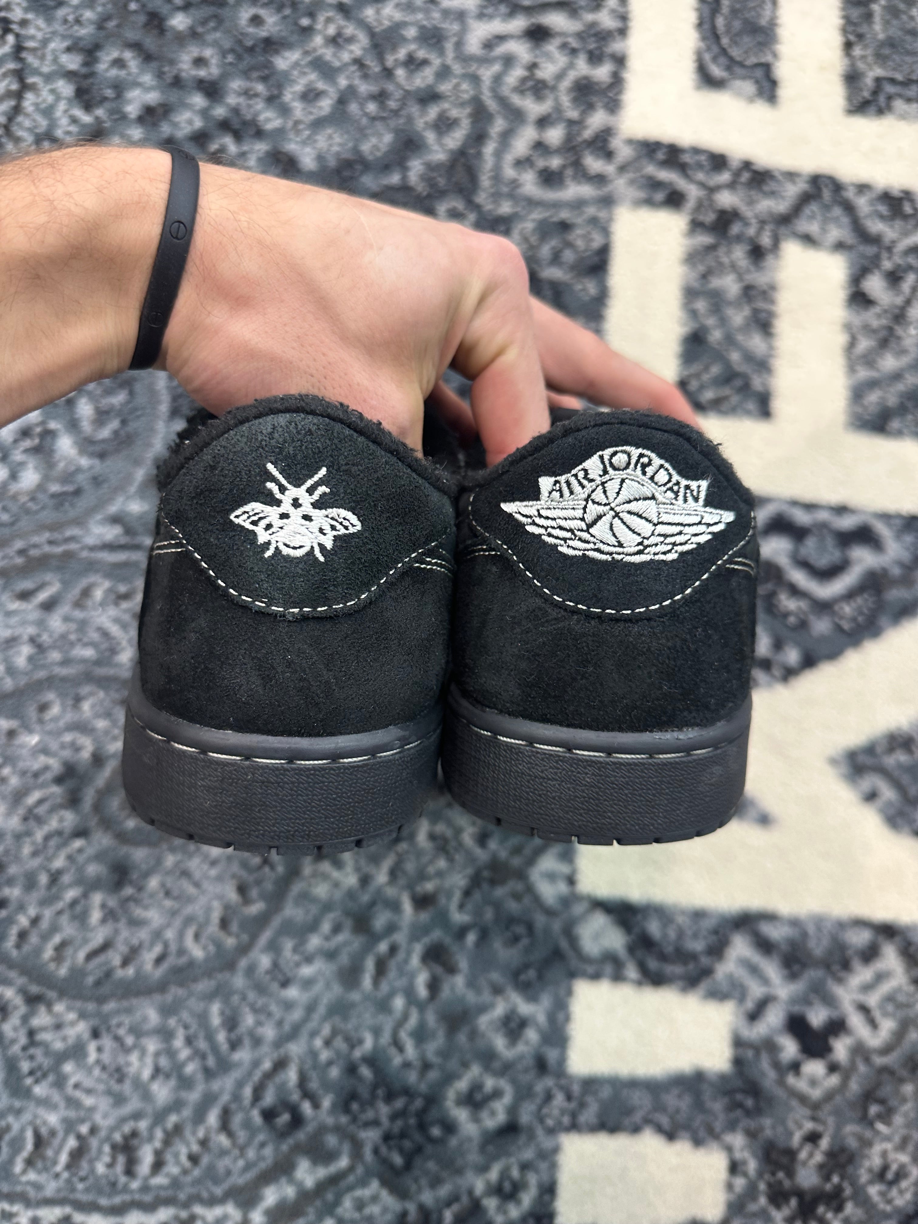 Jordan 1 Low Travis Scott “Phantom”