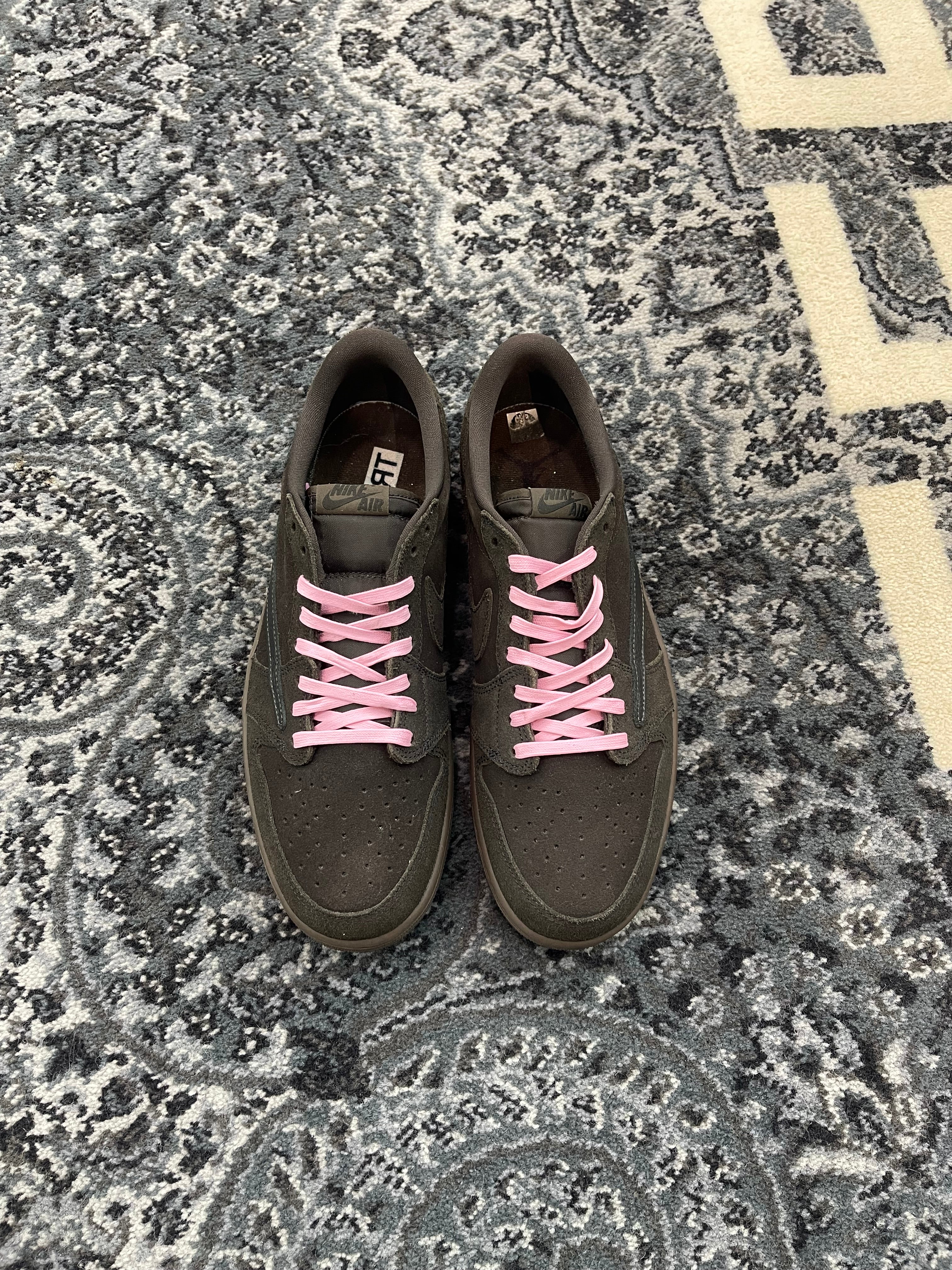 Jordan 1 Low x Travis Scott “Velvet Brown”