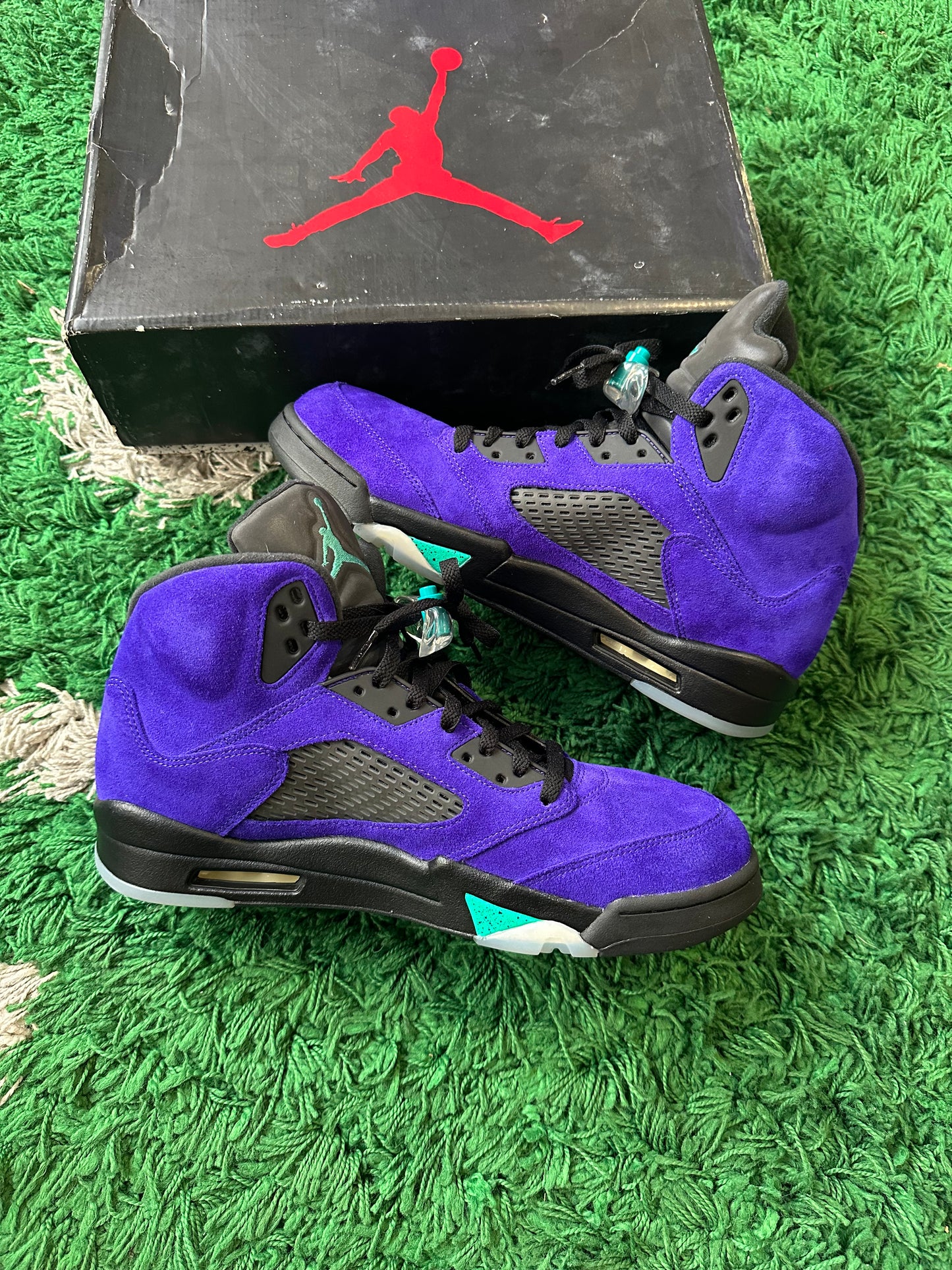 Jordan 5 “Alternate Grape”