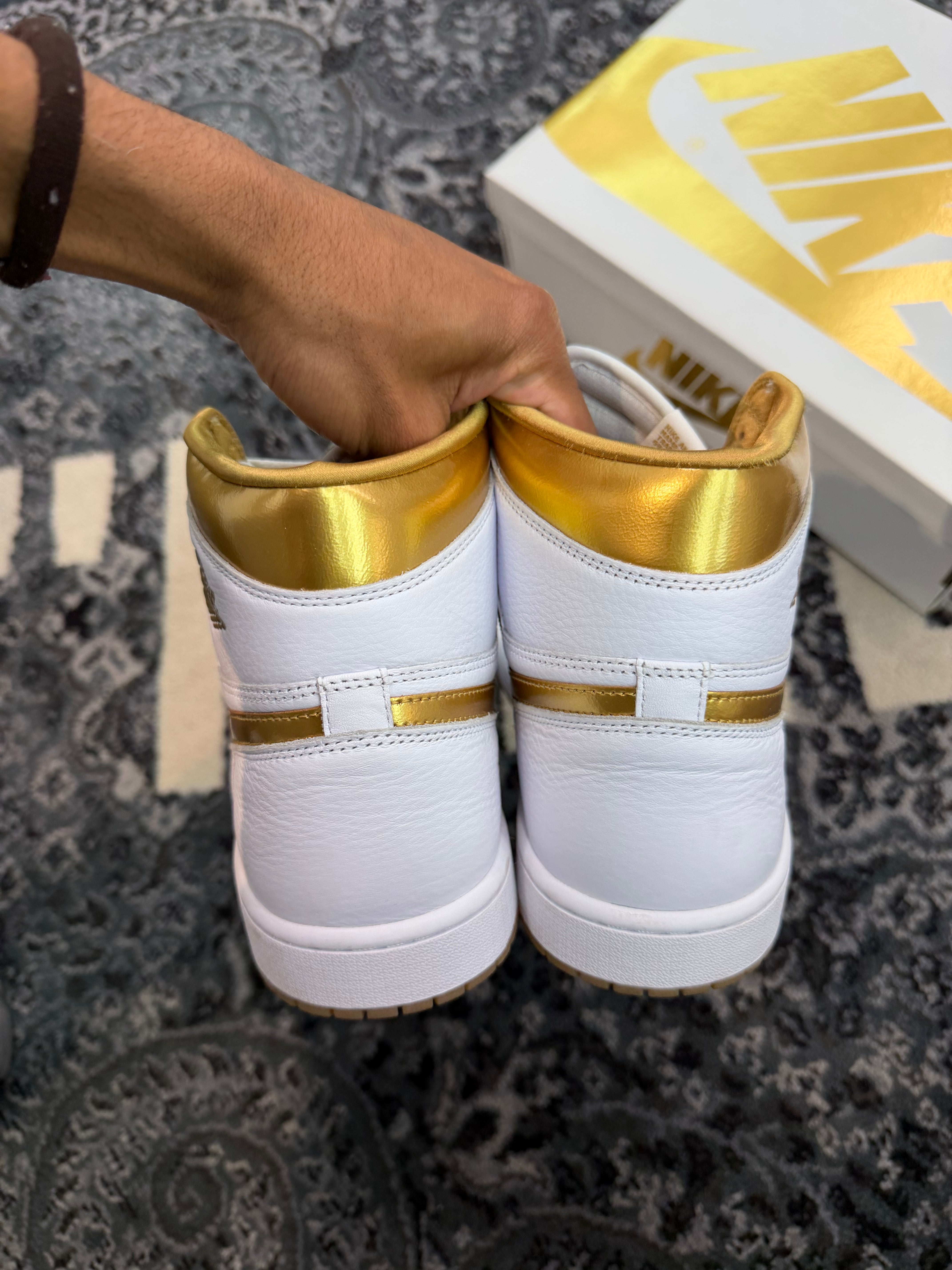 Jordan 1 High “Metallic Gold”