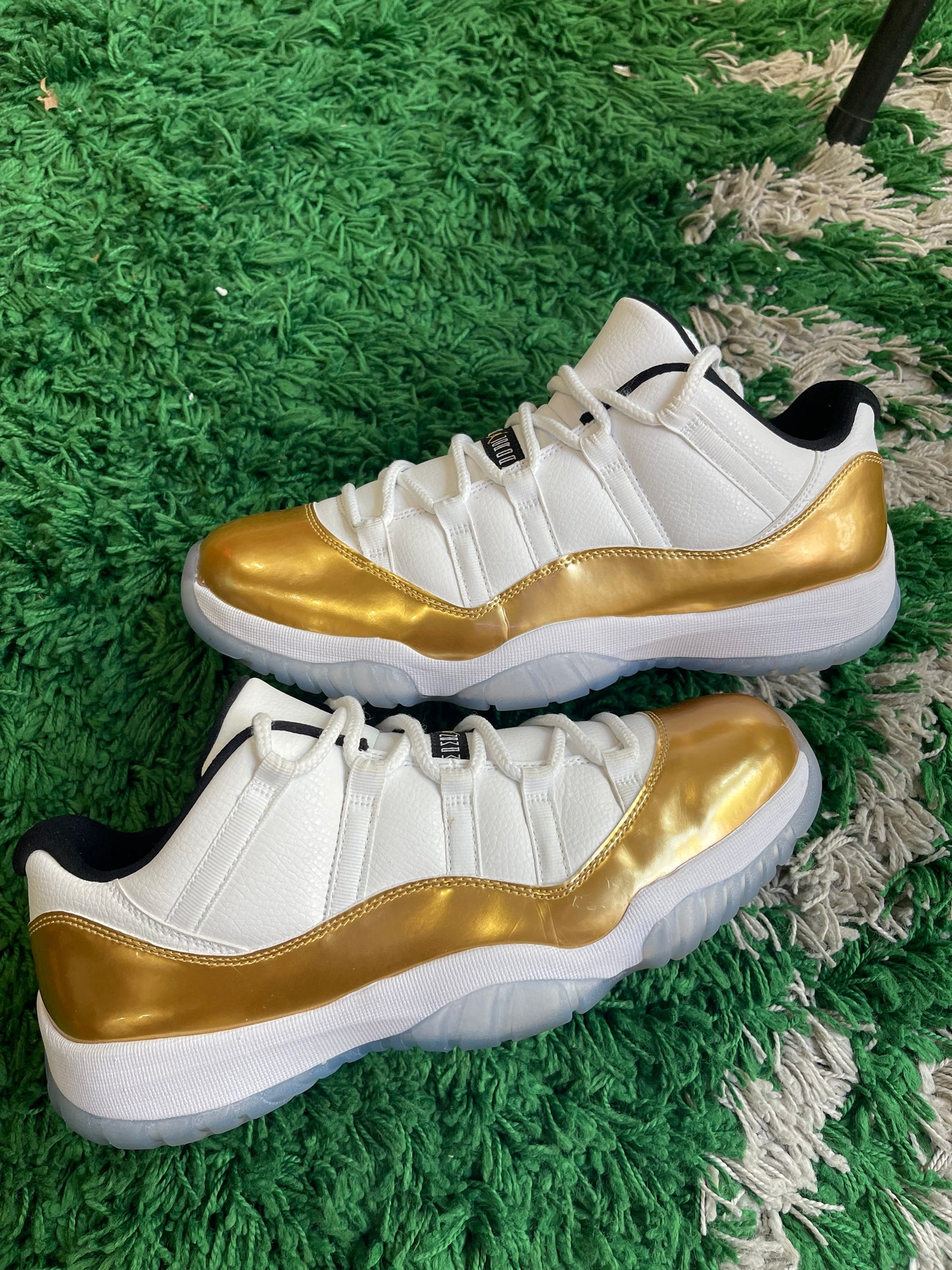 Jordan 11 Low “Closing Ceremony”