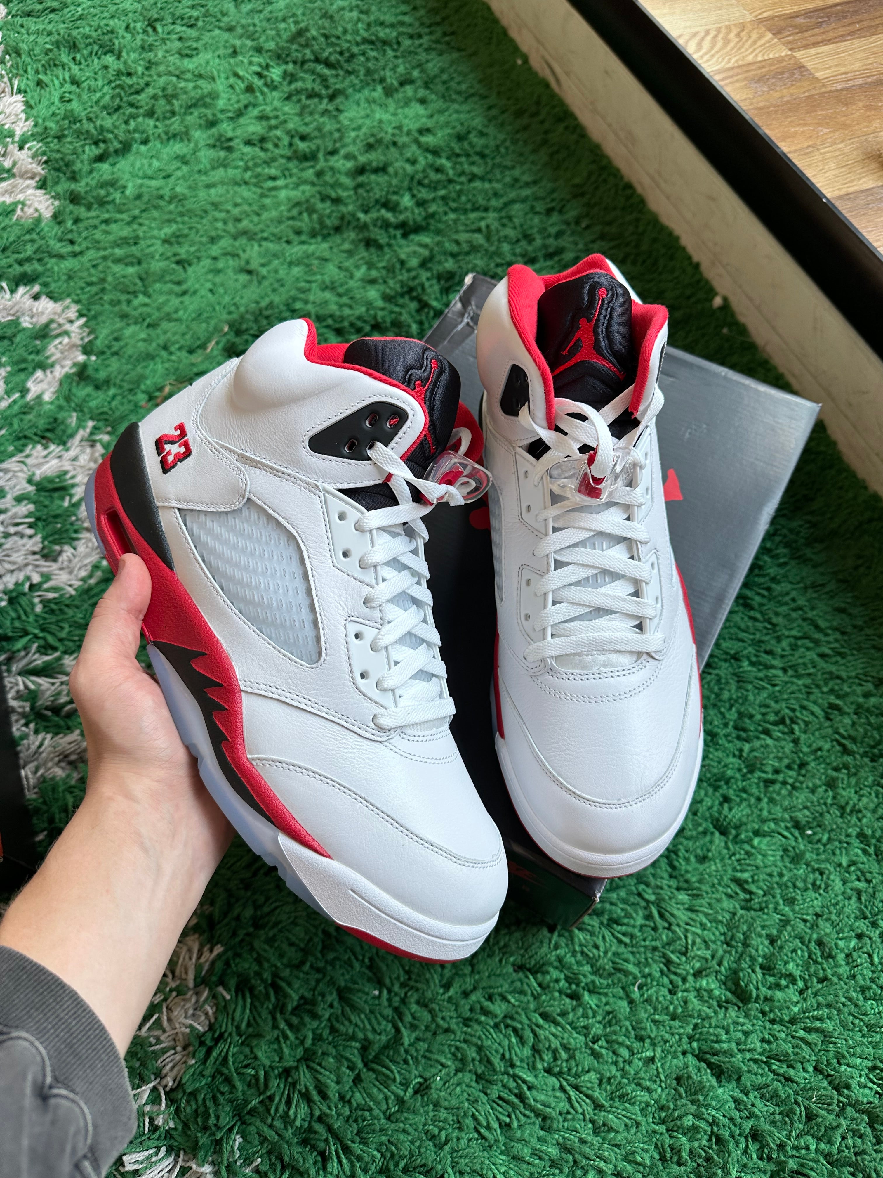 Jordan 5 “Fire Red Black Tongue”