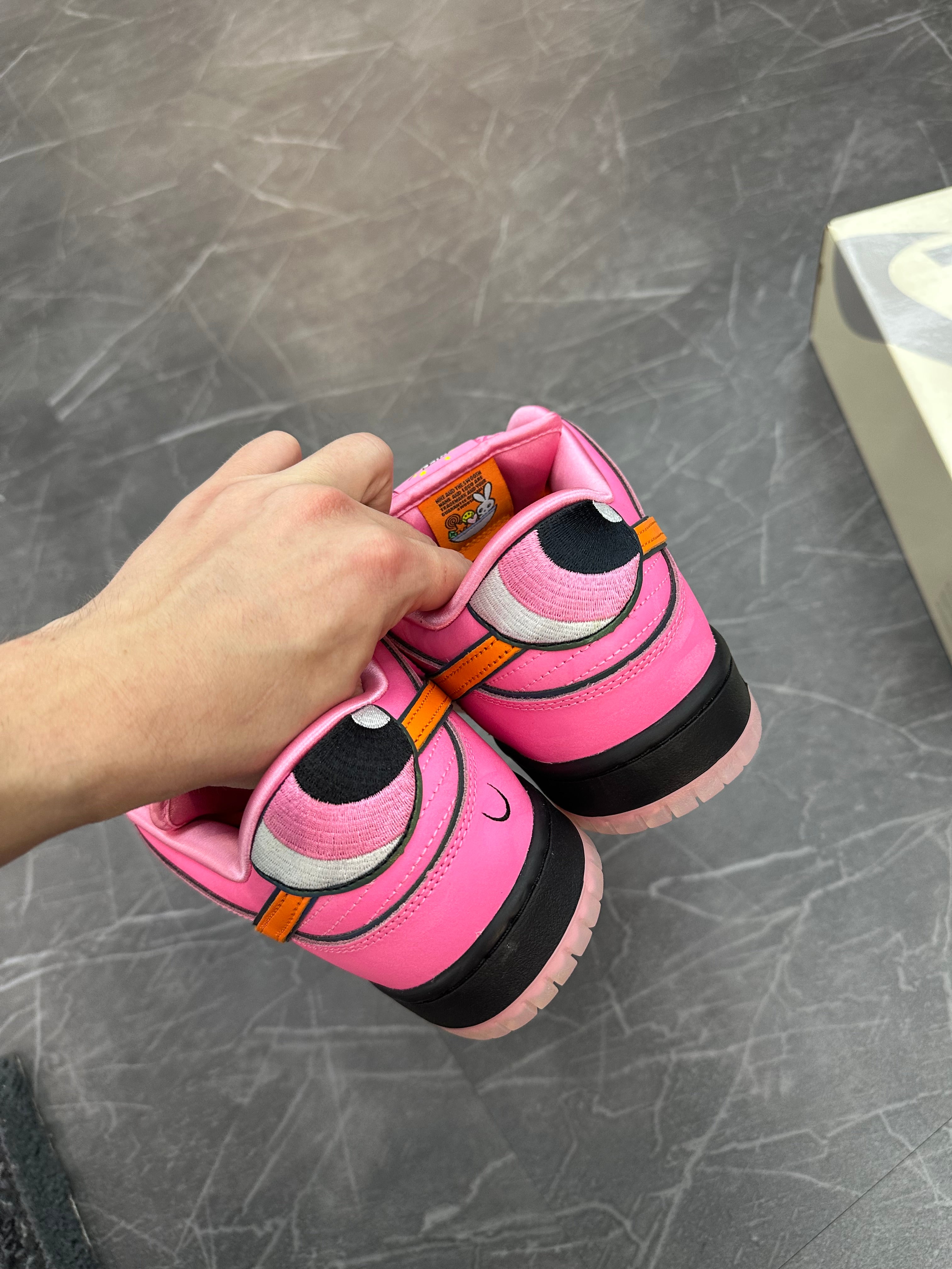 Nike SB Dunk Low x Powerpuff Girls “Blossom”