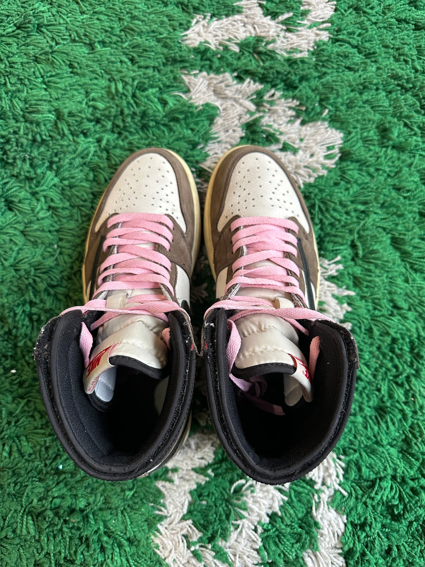 Jordan 1 Travis High “Mocha”