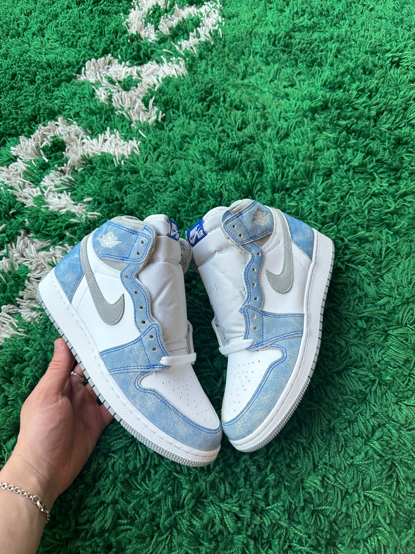 Jordan 1 High “Hyper Royal”