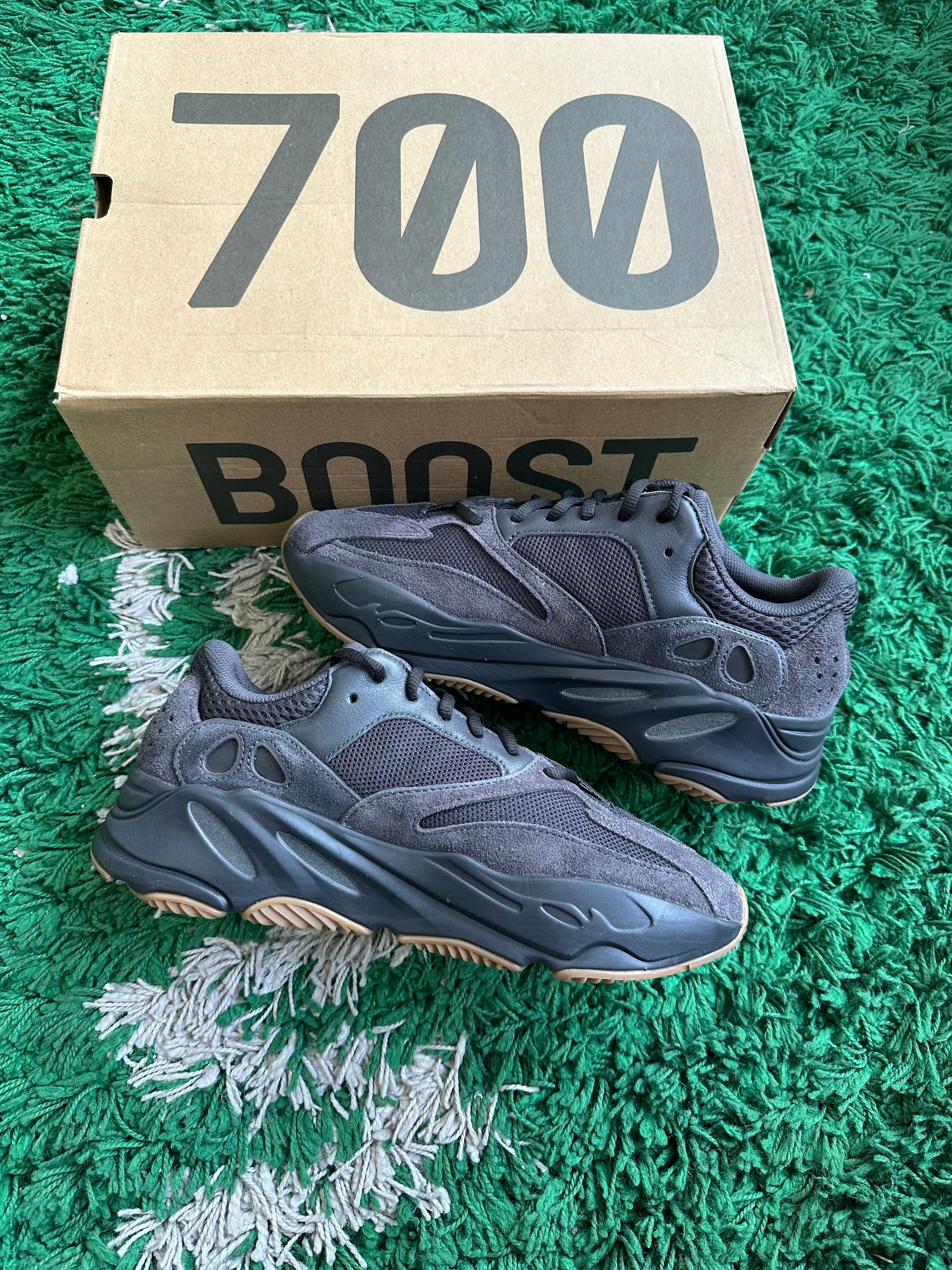 Yeezy 700 “Utility Black”
