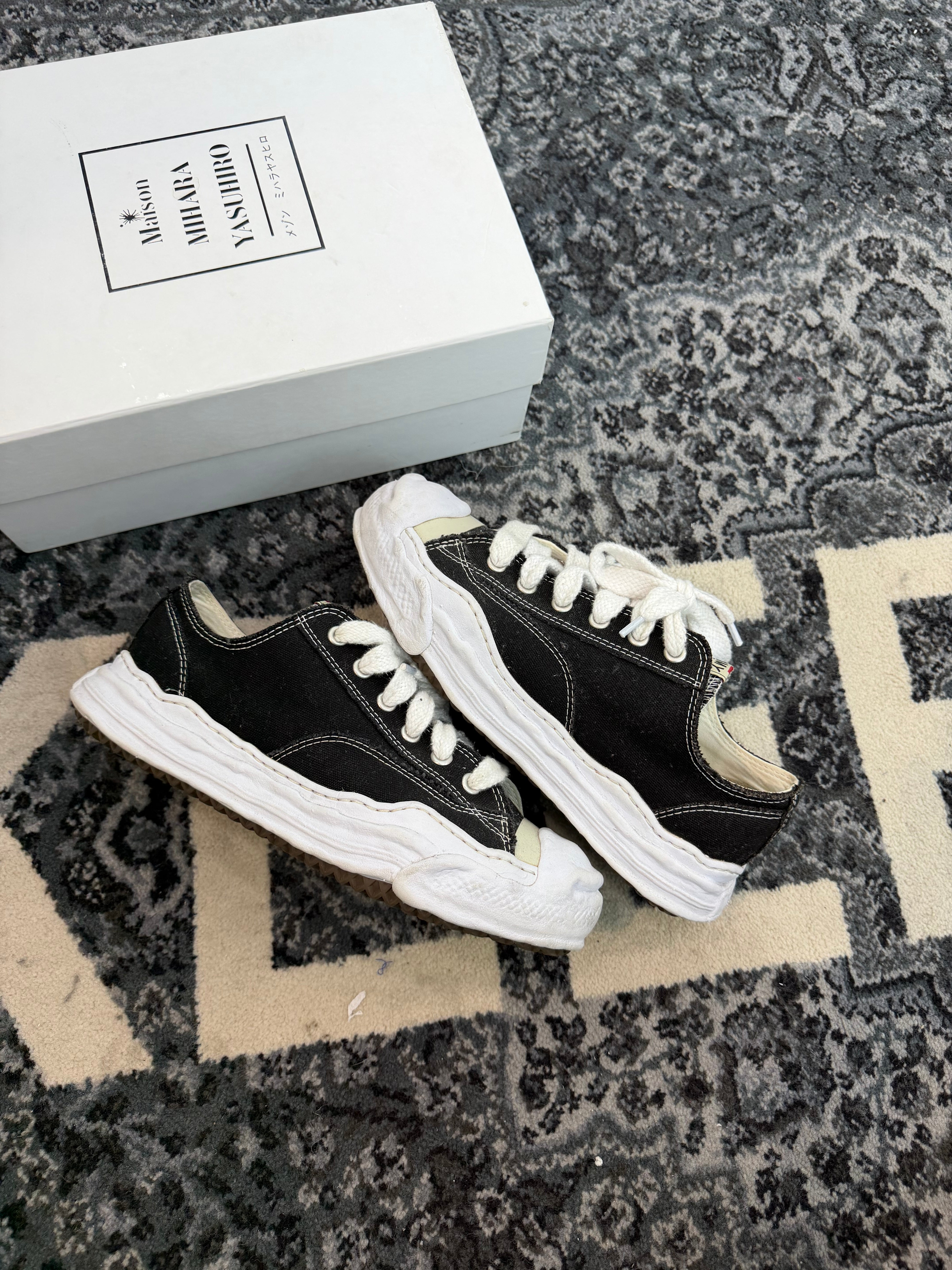 Maison Mihara Canvas Low “Black”